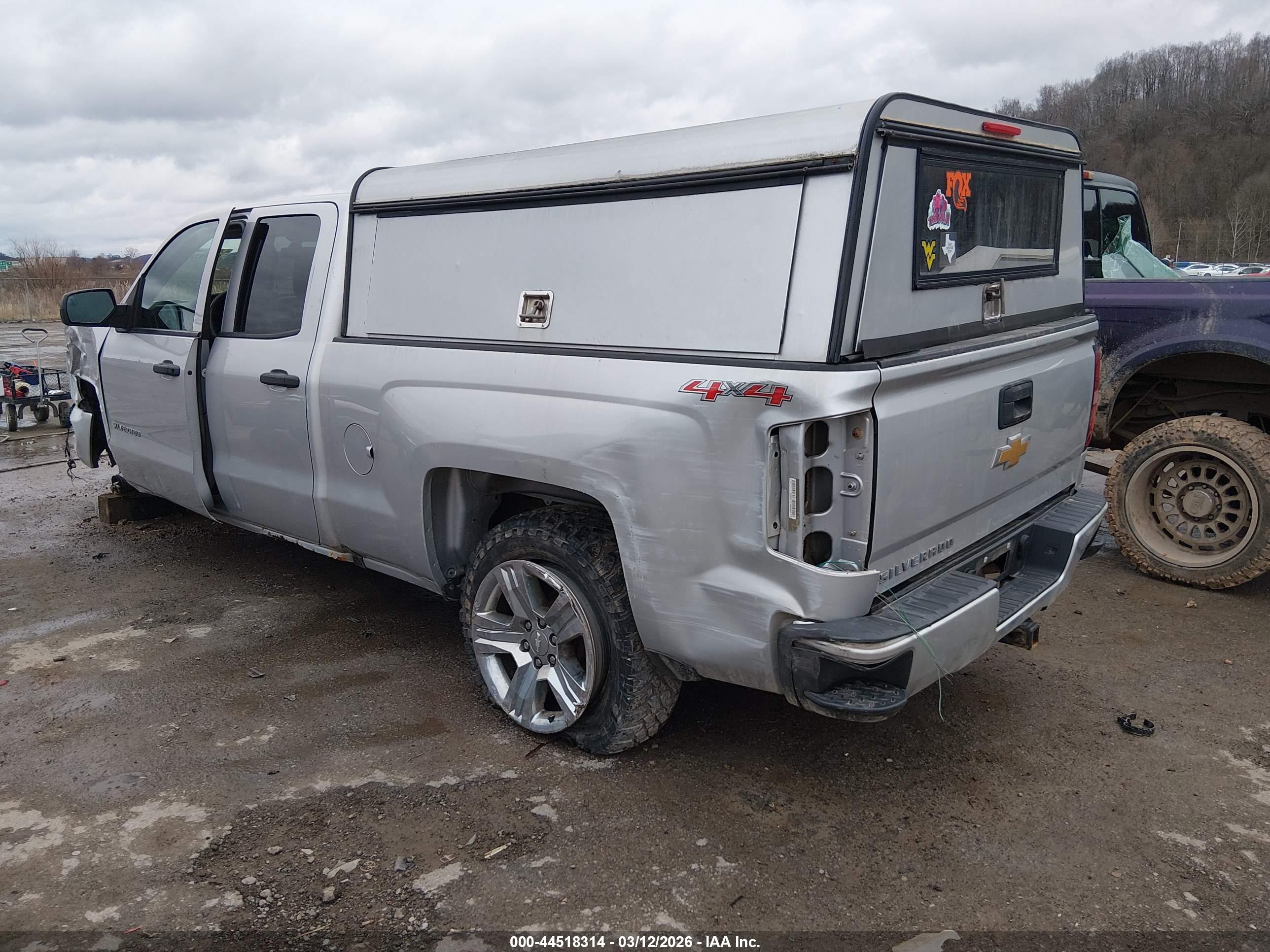 CHEVROLET SILVERADO image 3