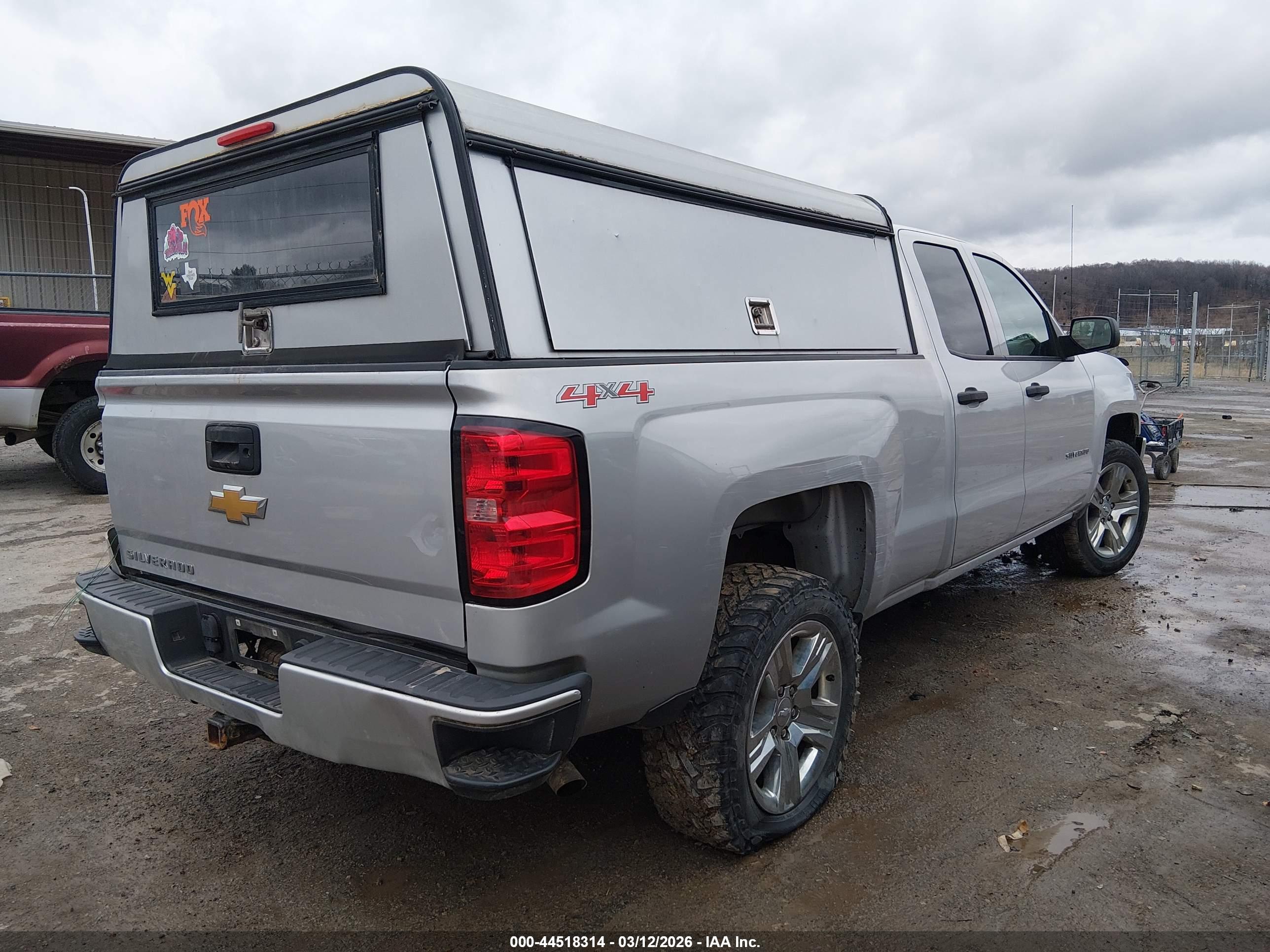 CHEVROLET SILVERADO image 4