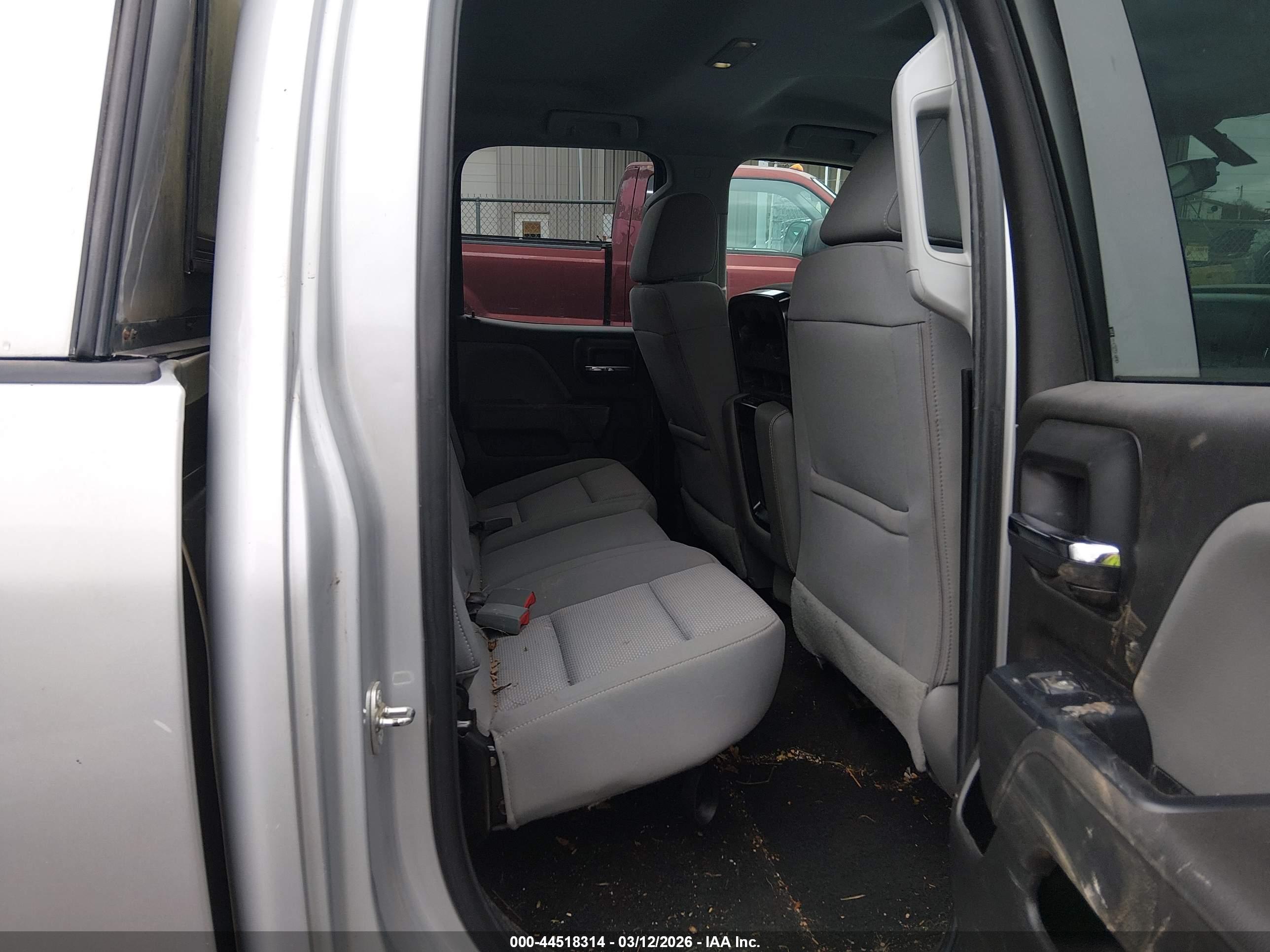 CHEVROLET SILVERADO image 8