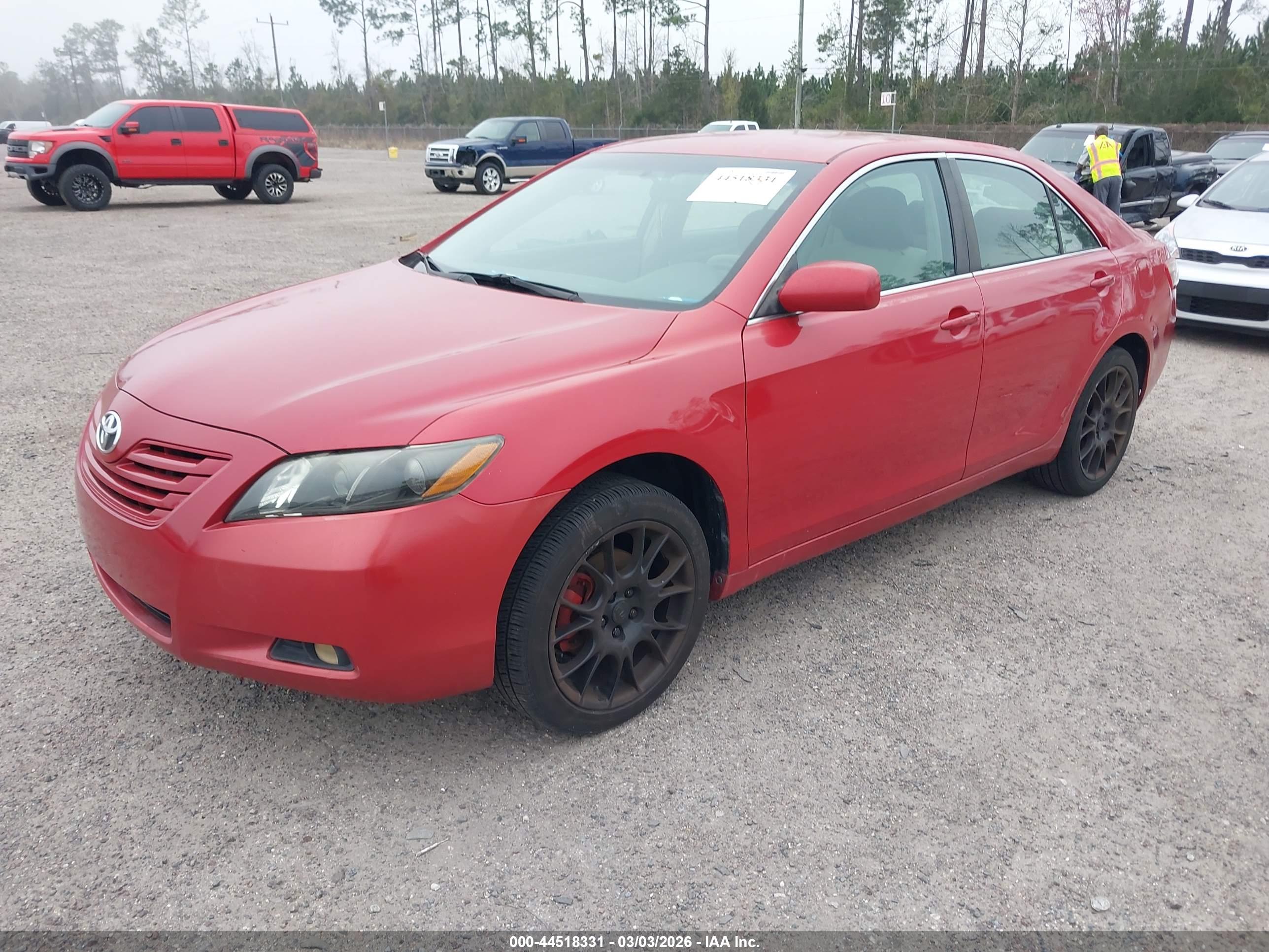 TOYOTA CAMRY image 2