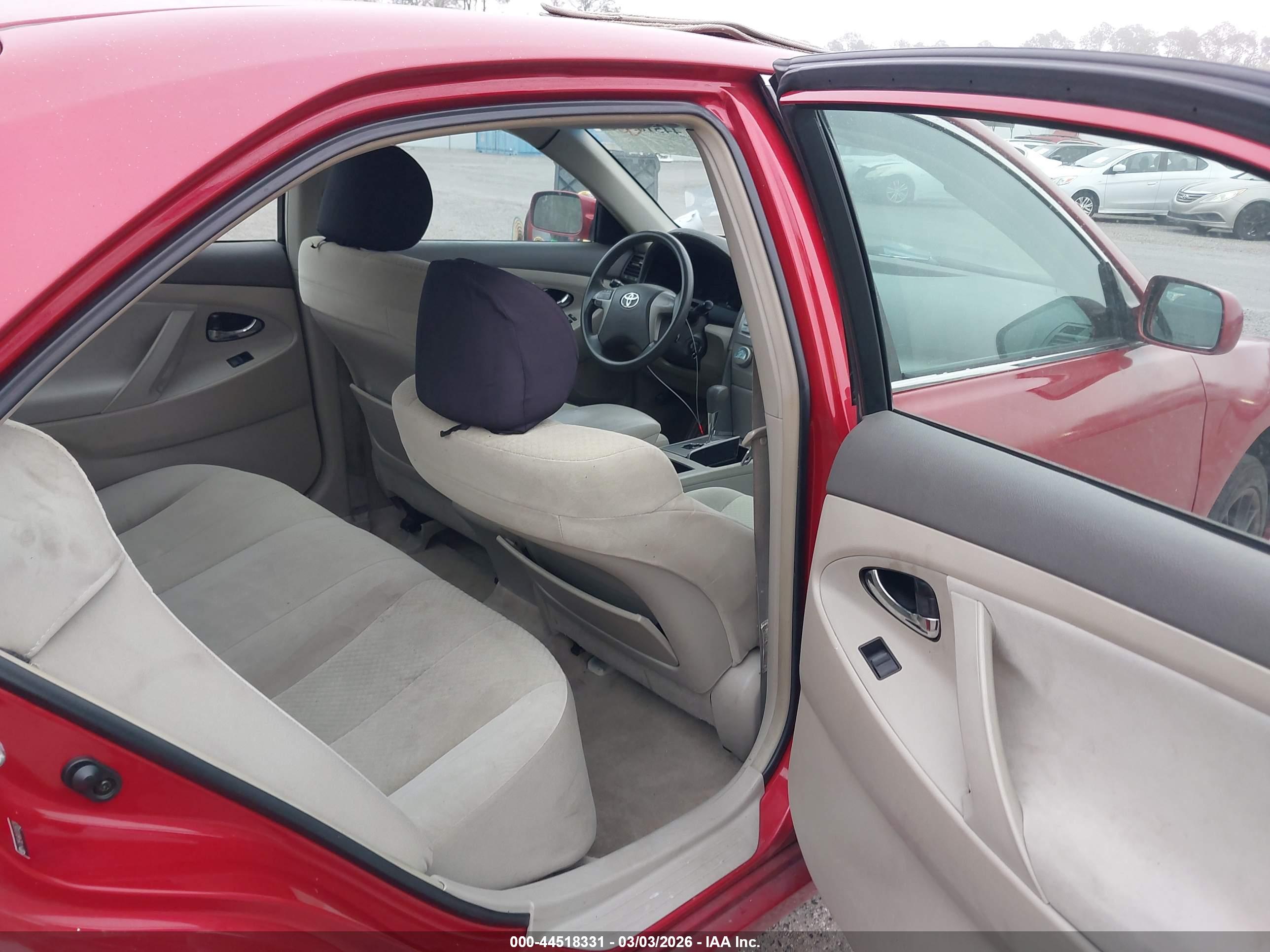 TOYOTA CAMRY image 8