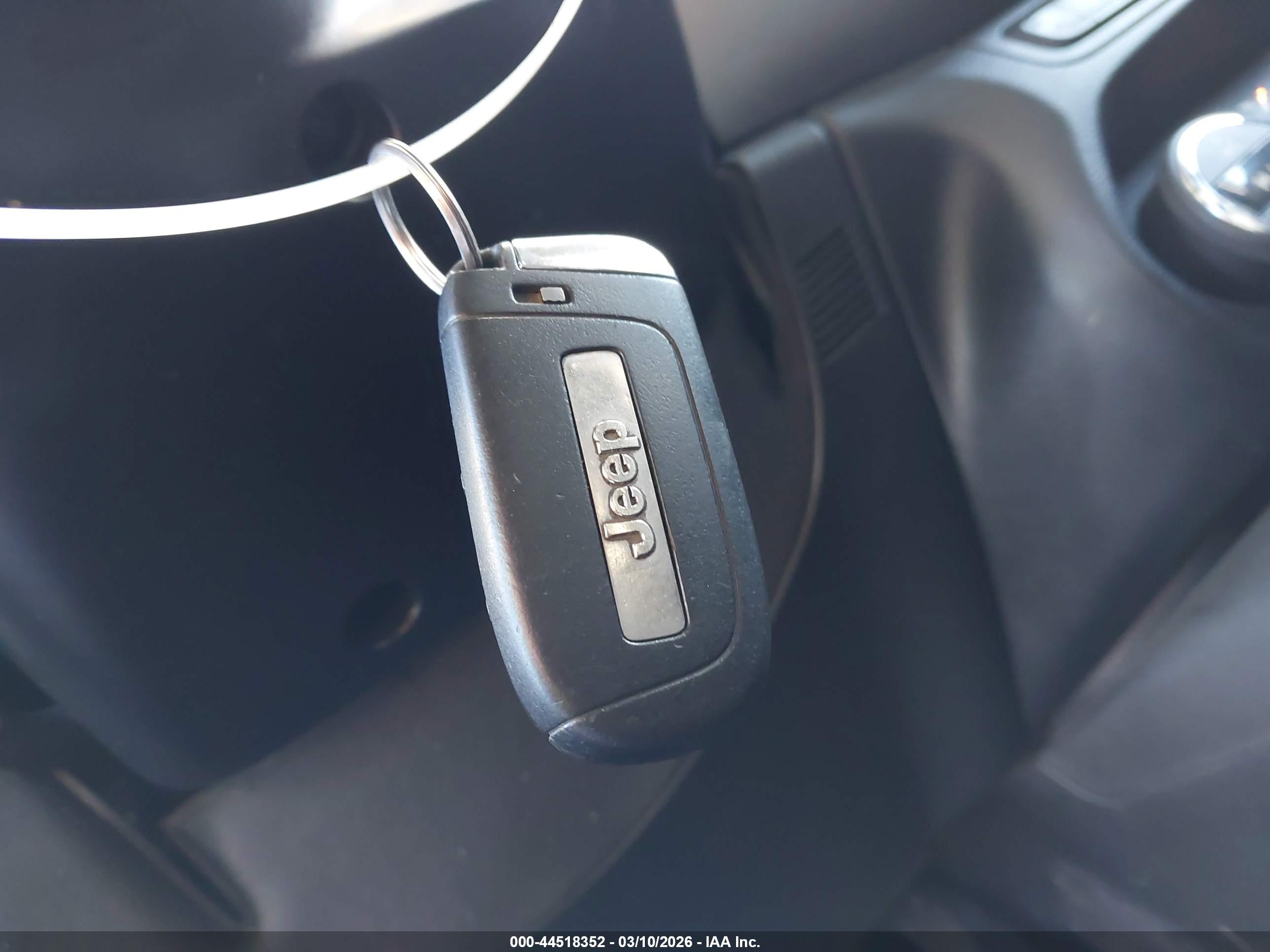 JEEP RENEGADE image 11