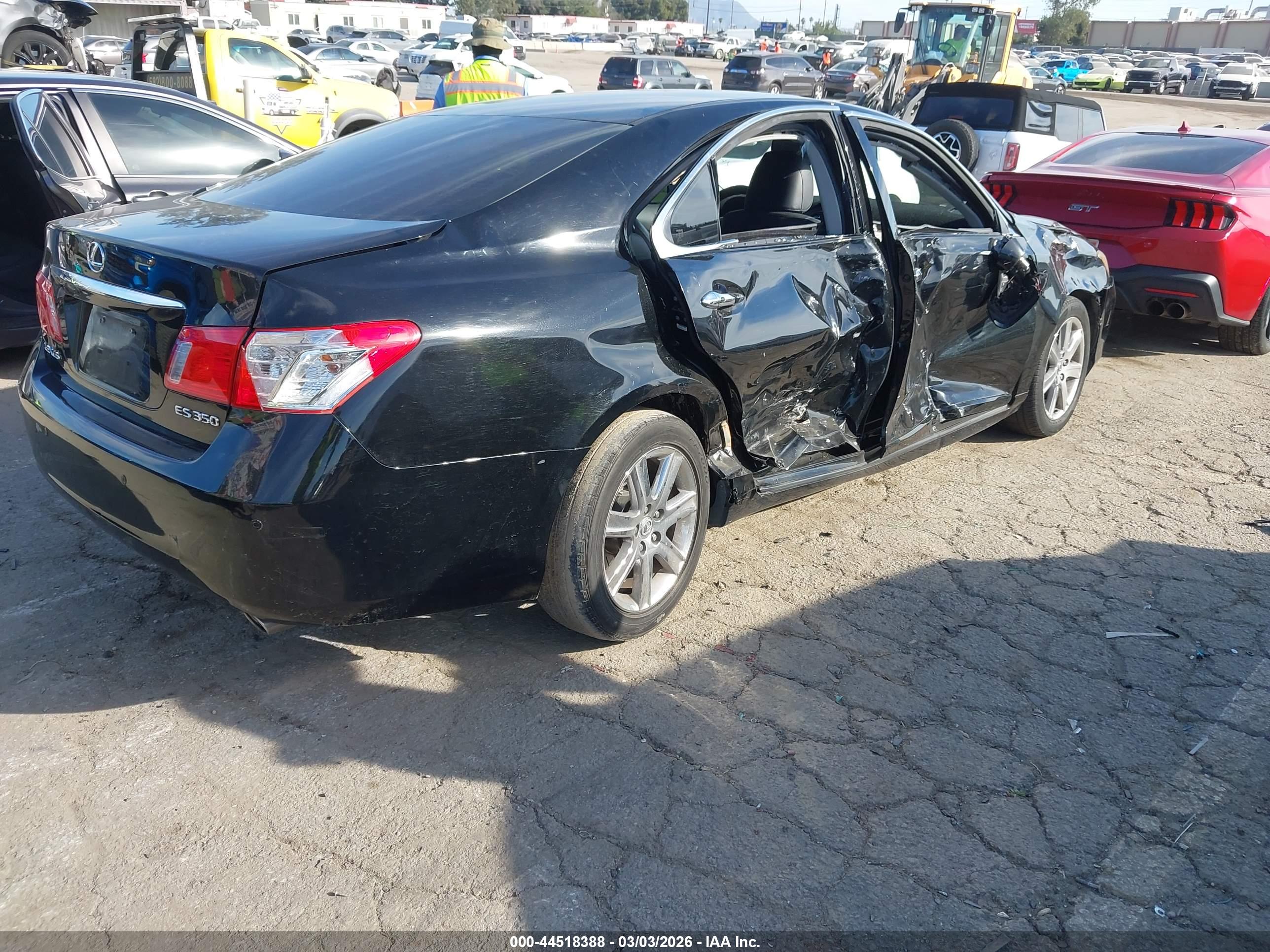 LEXUS ES image 4