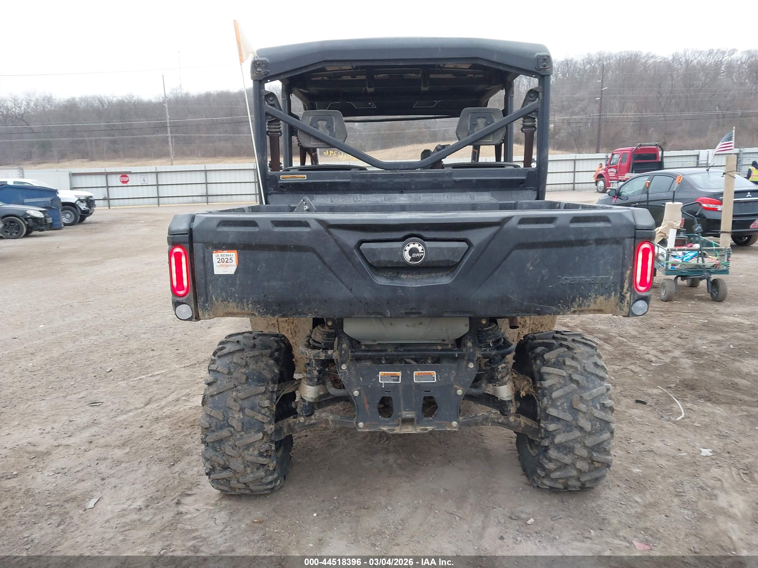 CAN-AM DEFENDER image 6