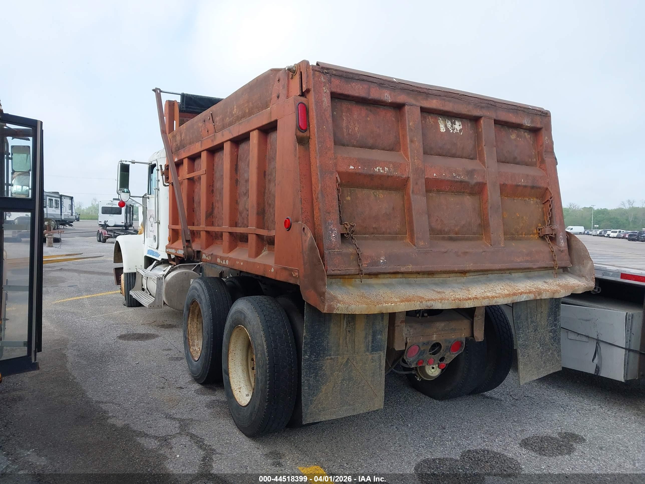FREIGHTLINER CONVENTIONAL image 3