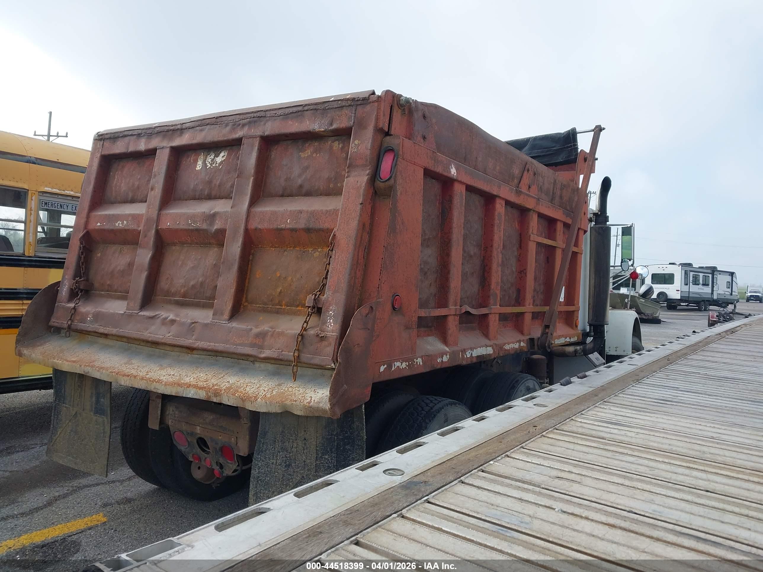 FREIGHTLINER CONVENTIONAL image 4