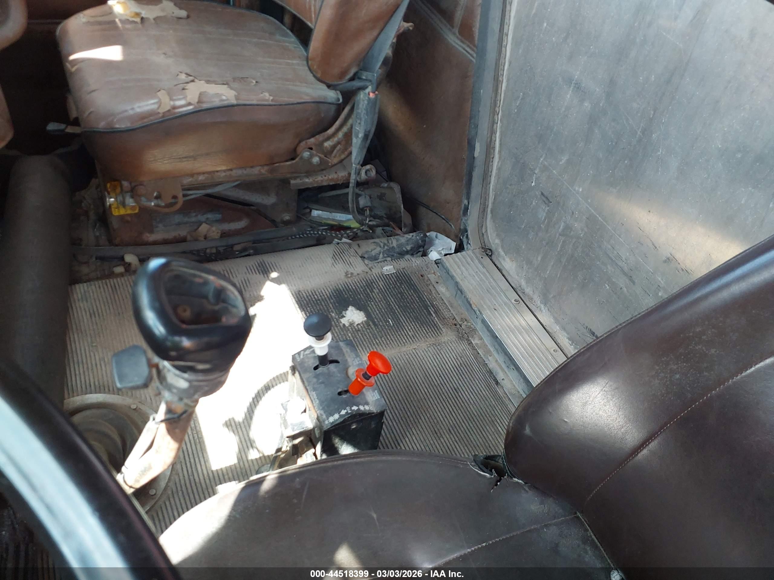 FREIGHTLINER CONVENTIONAL image 7