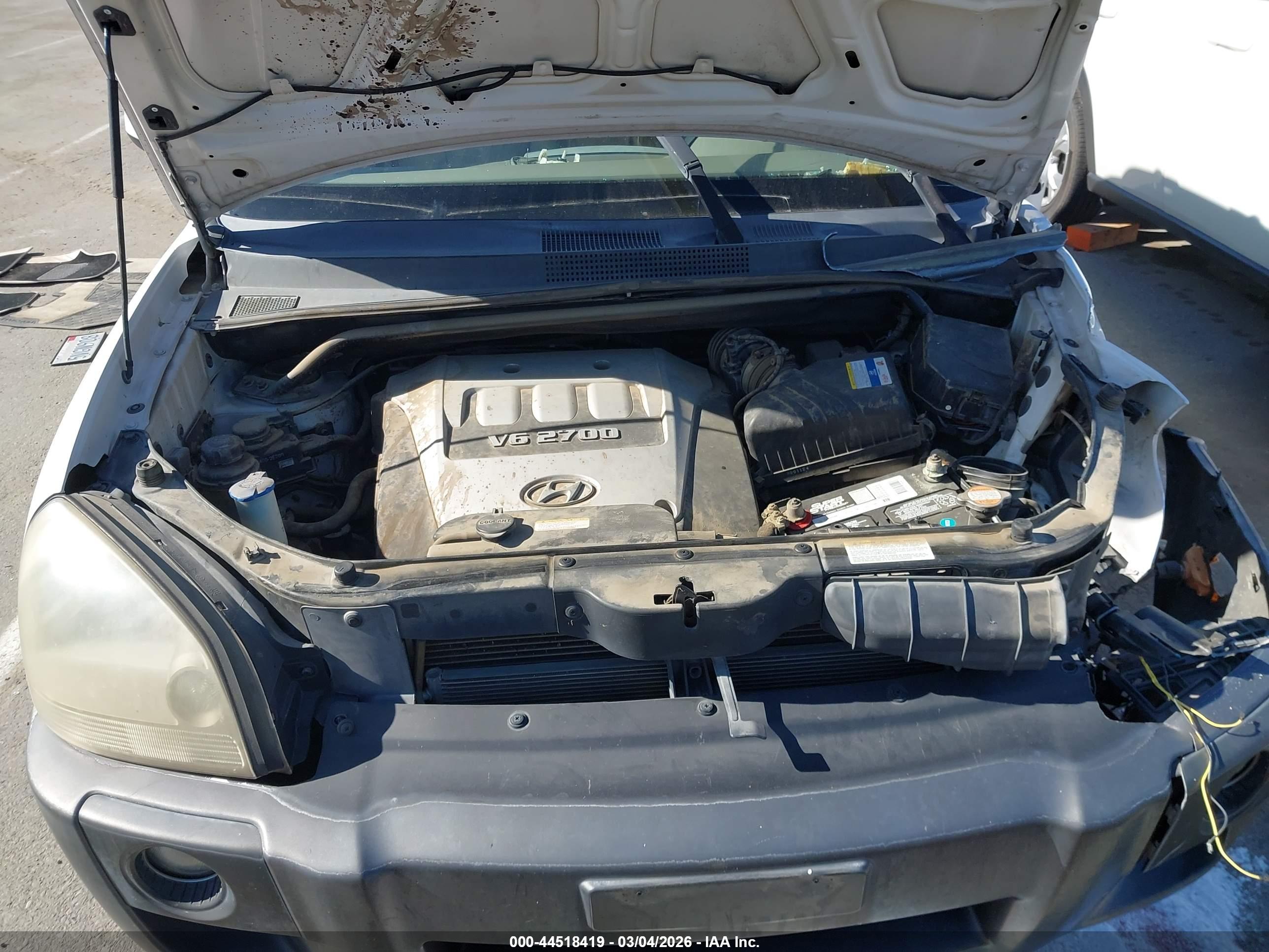 HYUNDAI TUCSON image 10