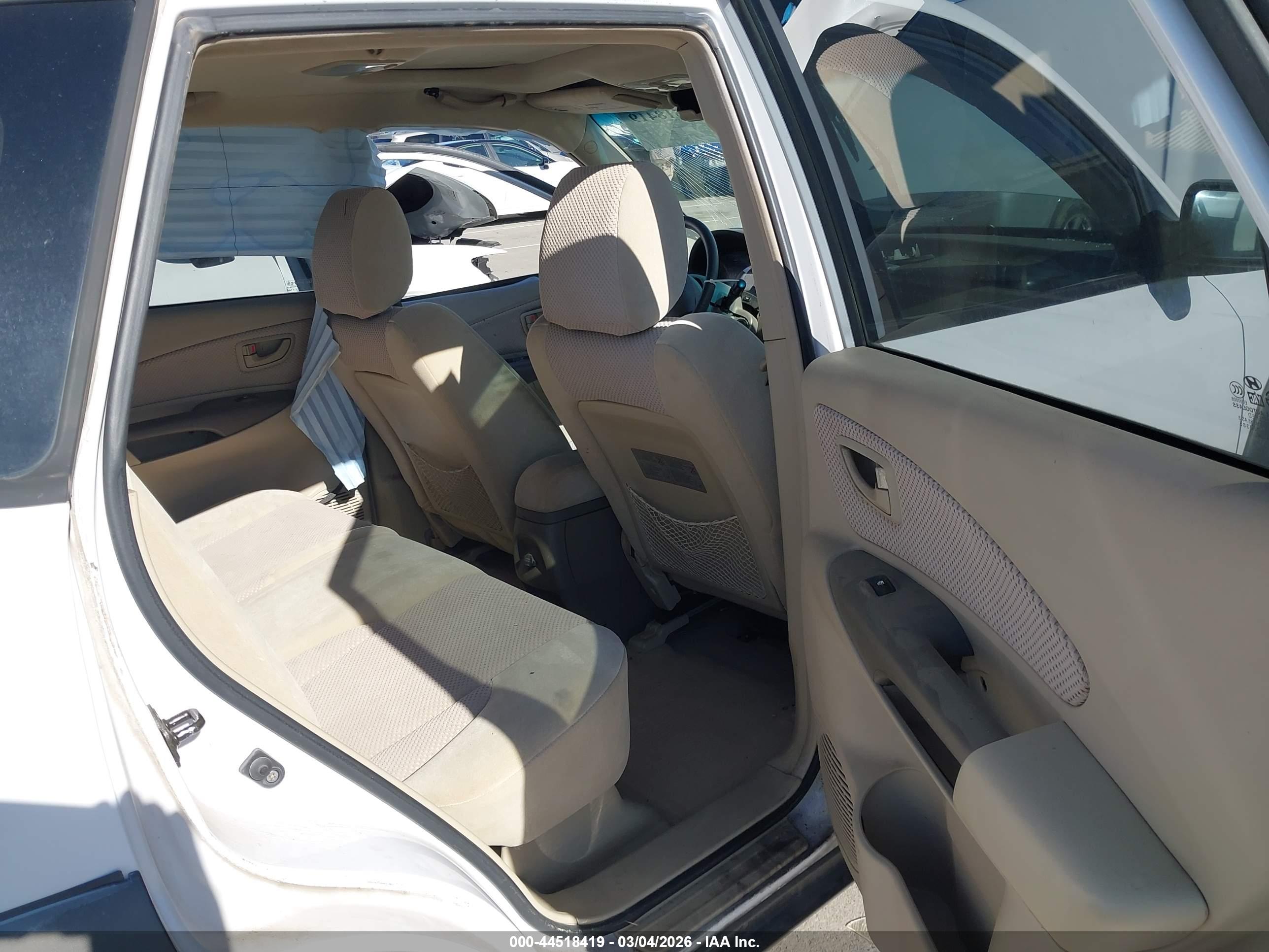 HYUNDAI TUCSON image 8