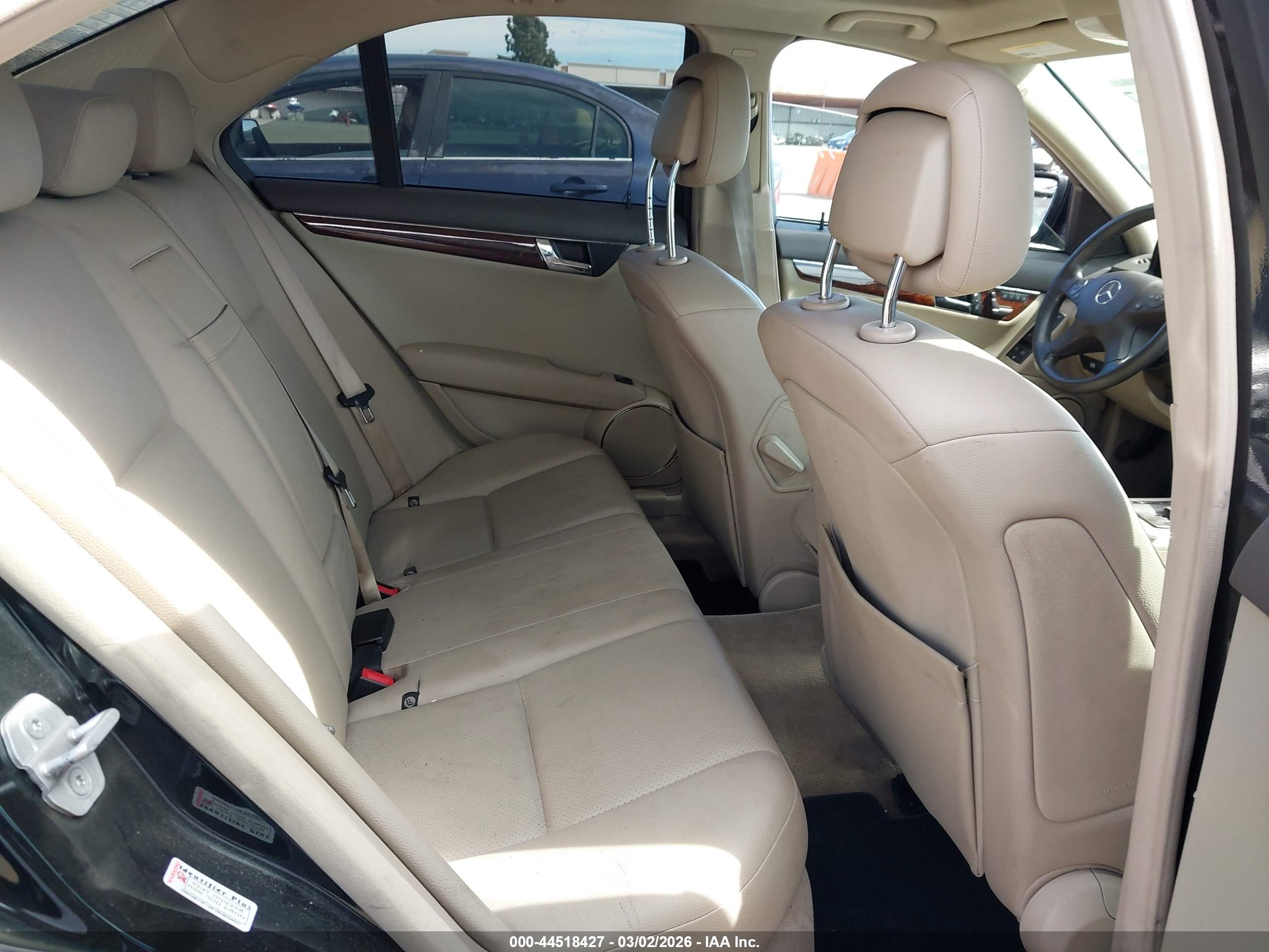 MERCEDES-BENZ C image 8