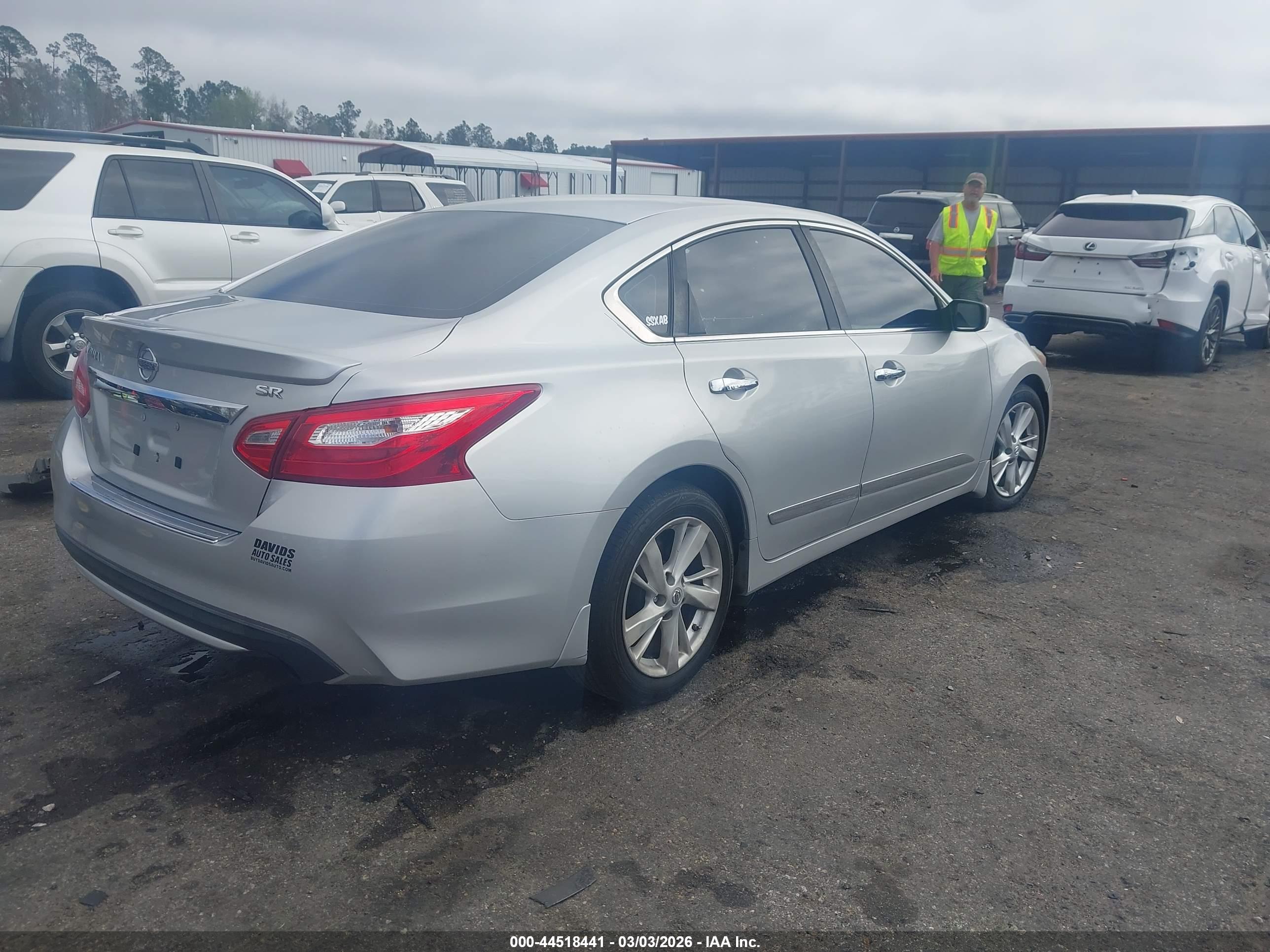 NISSAN ALTIMA image 4