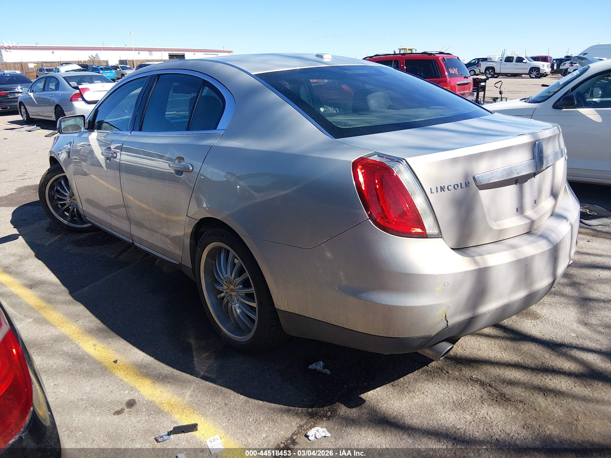 LINCOLN MKS image 3