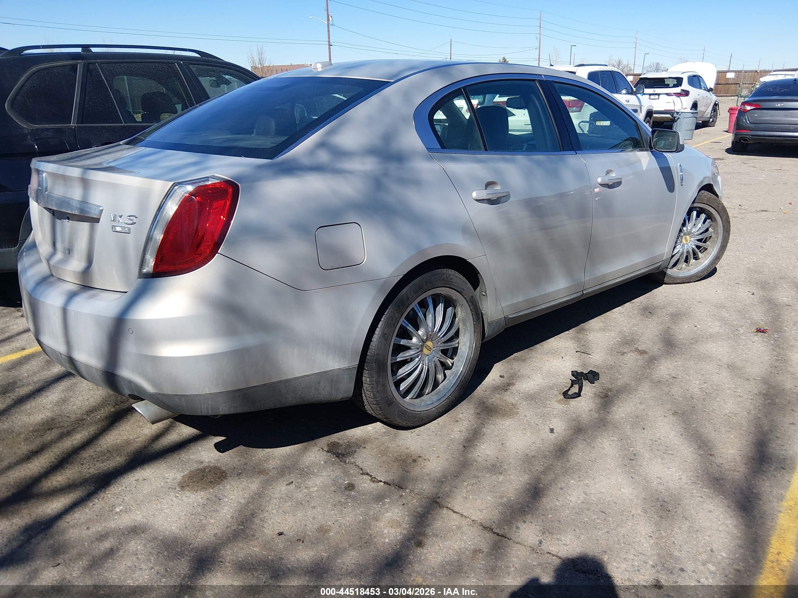 LINCOLN MKS image 4