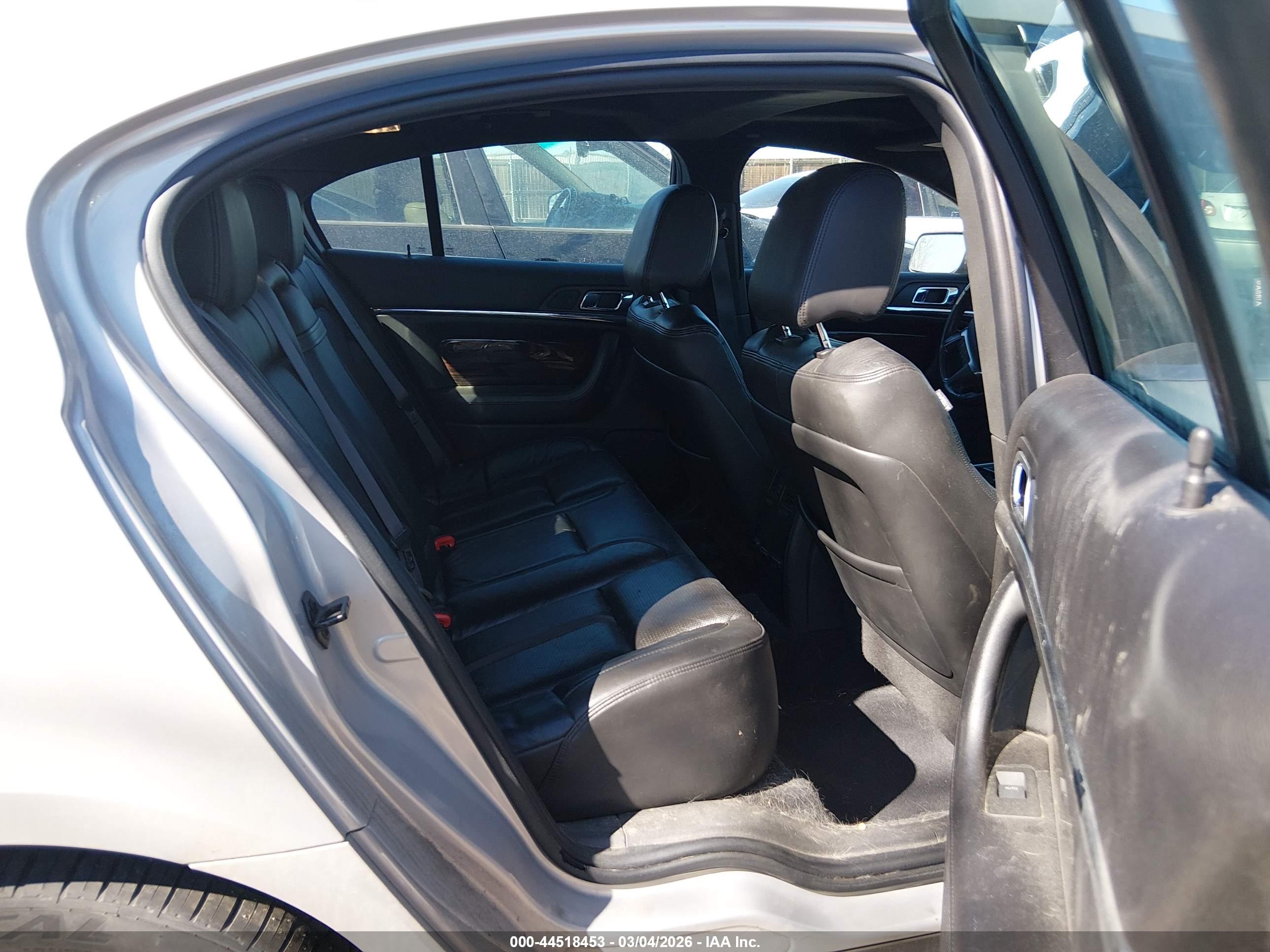 LINCOLN MKS image 8