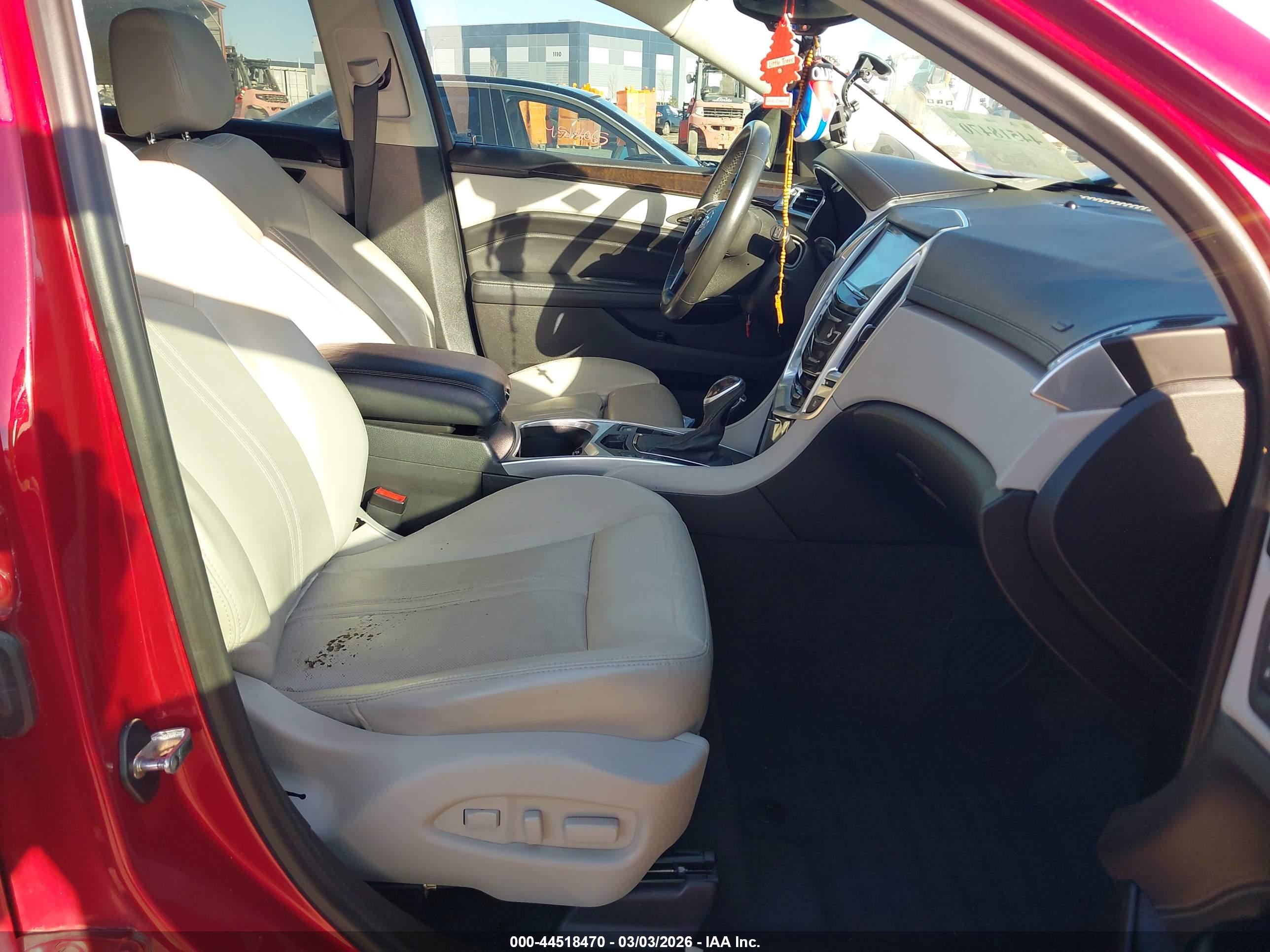CADILLAC SRX image 5