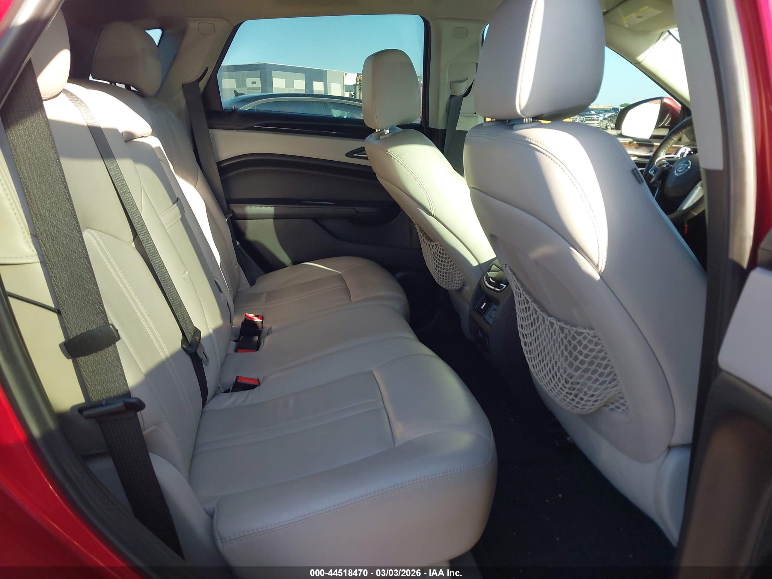 CADILLAC SRX image 8