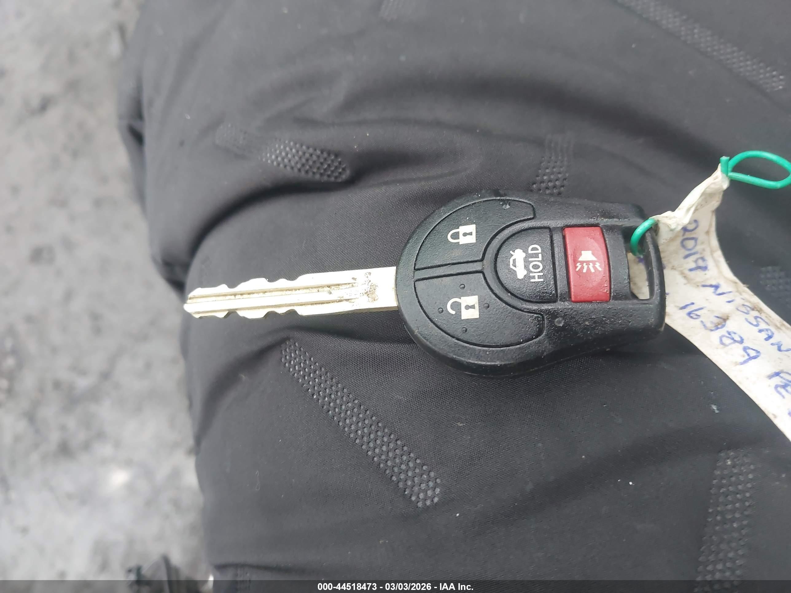 NISSAN VERSA image 11