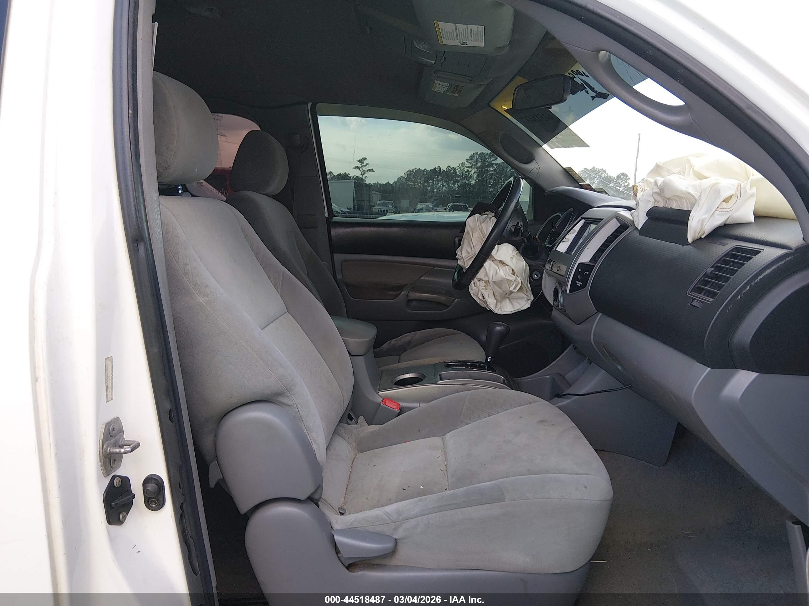 TOYOTA TACOMA image 5