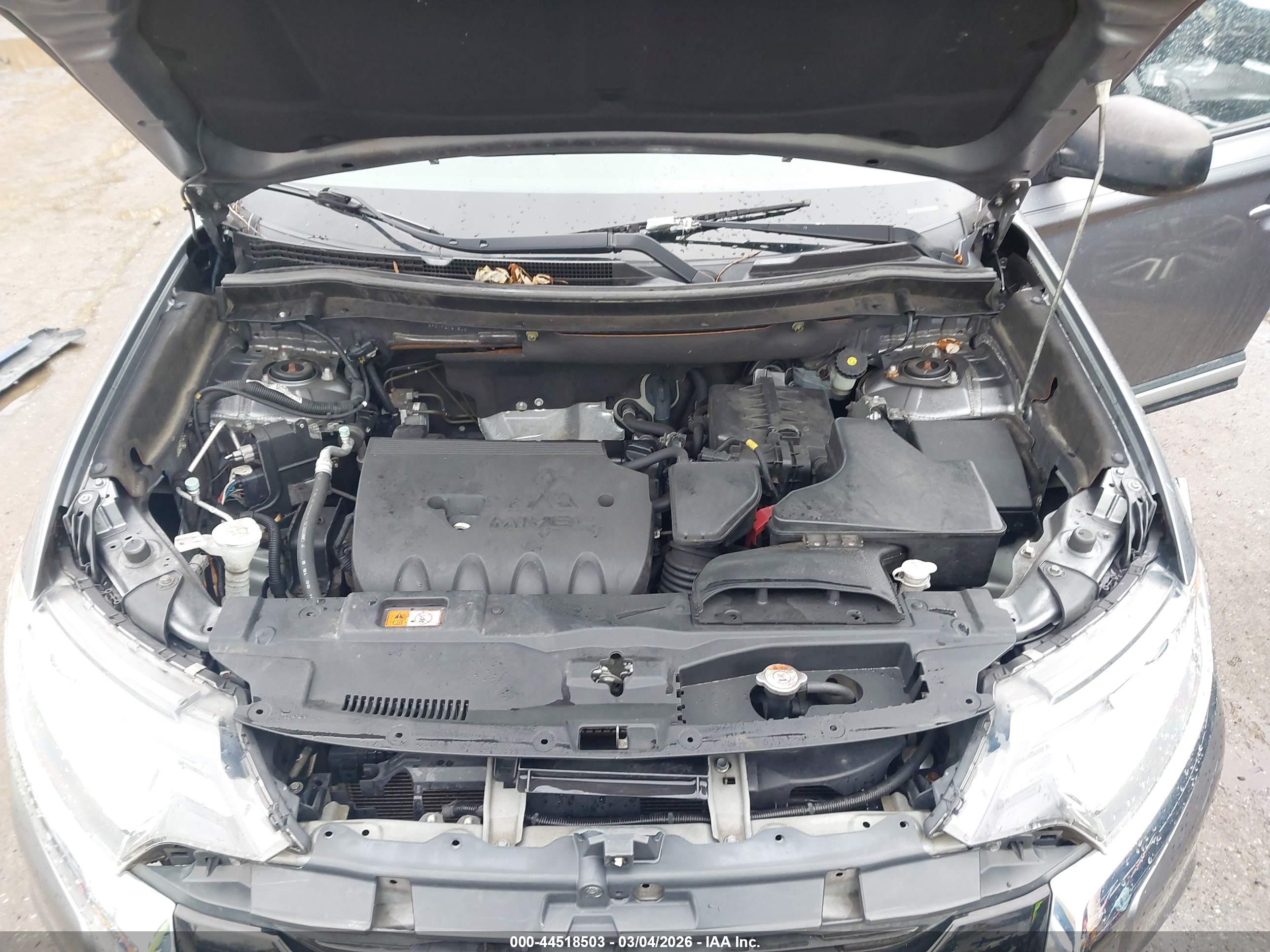MITSUBISHI OUTLANDER image 10