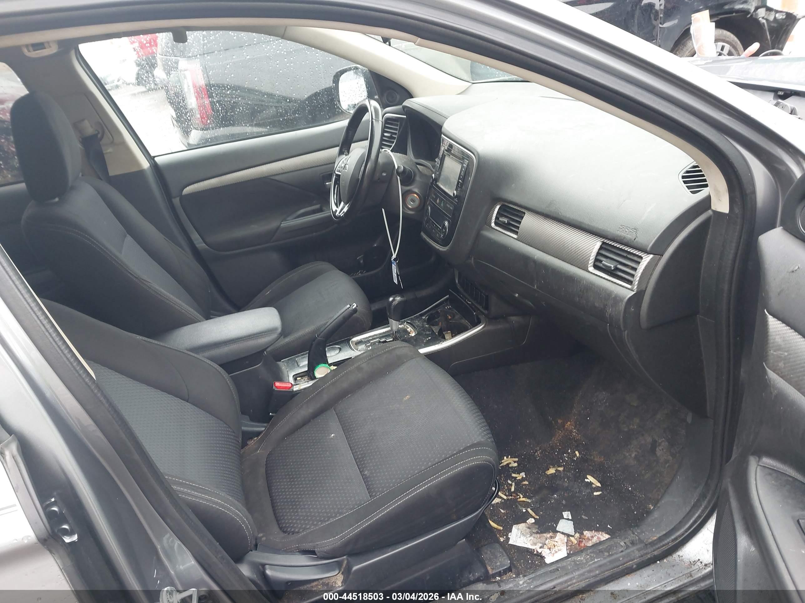 MITSUBISHI OUTLANDER image 5