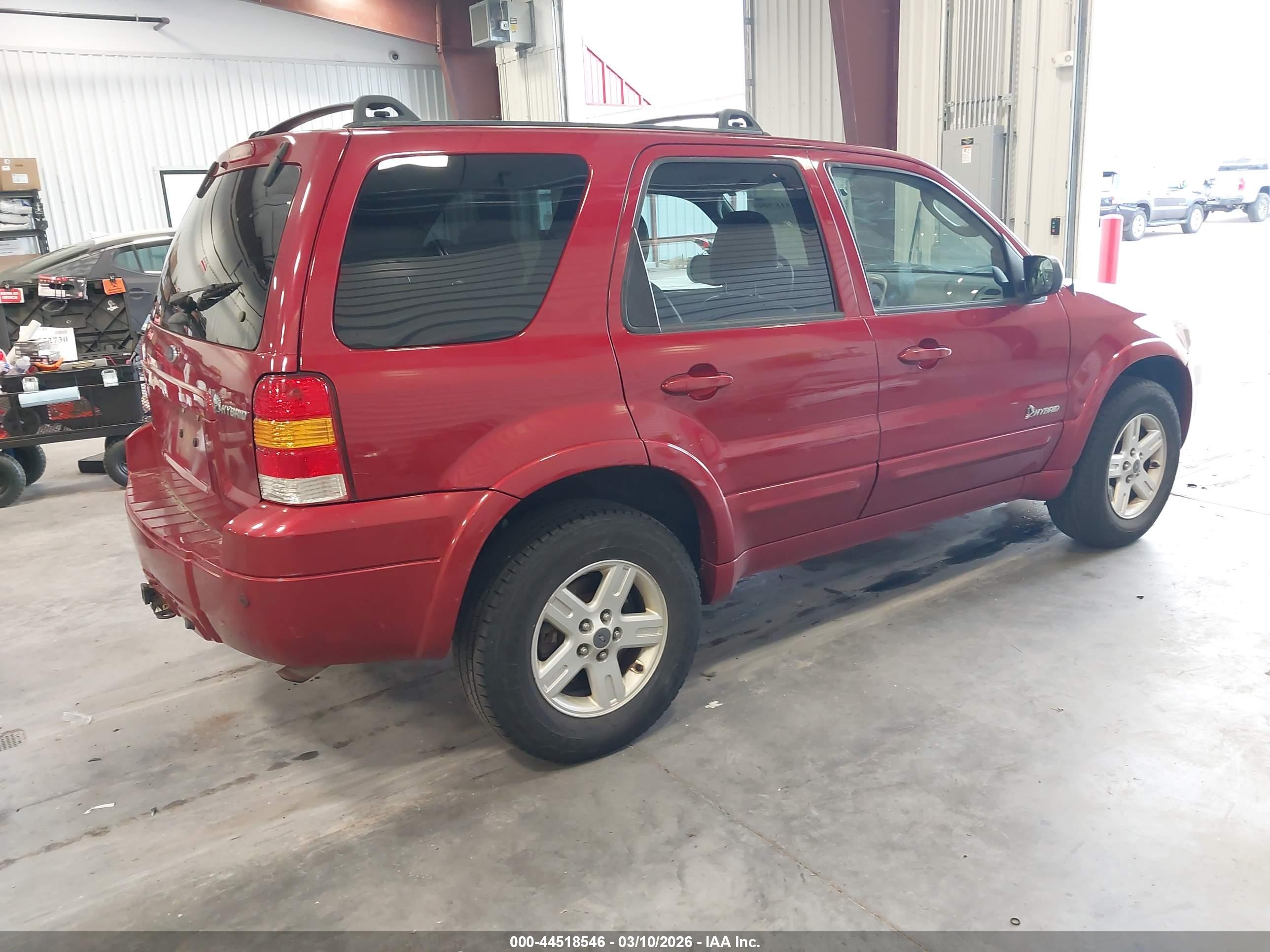 FORD ESCAPE image 4