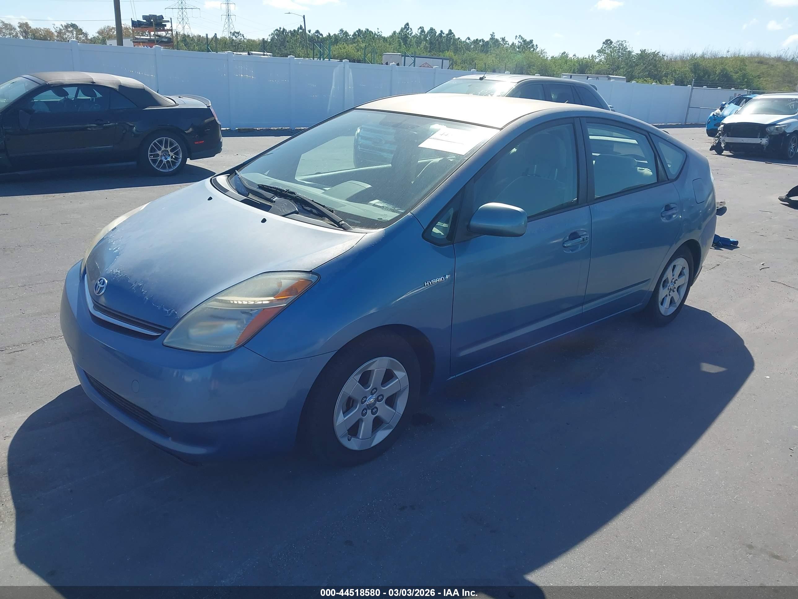 TOYOTA PRIUS image 2