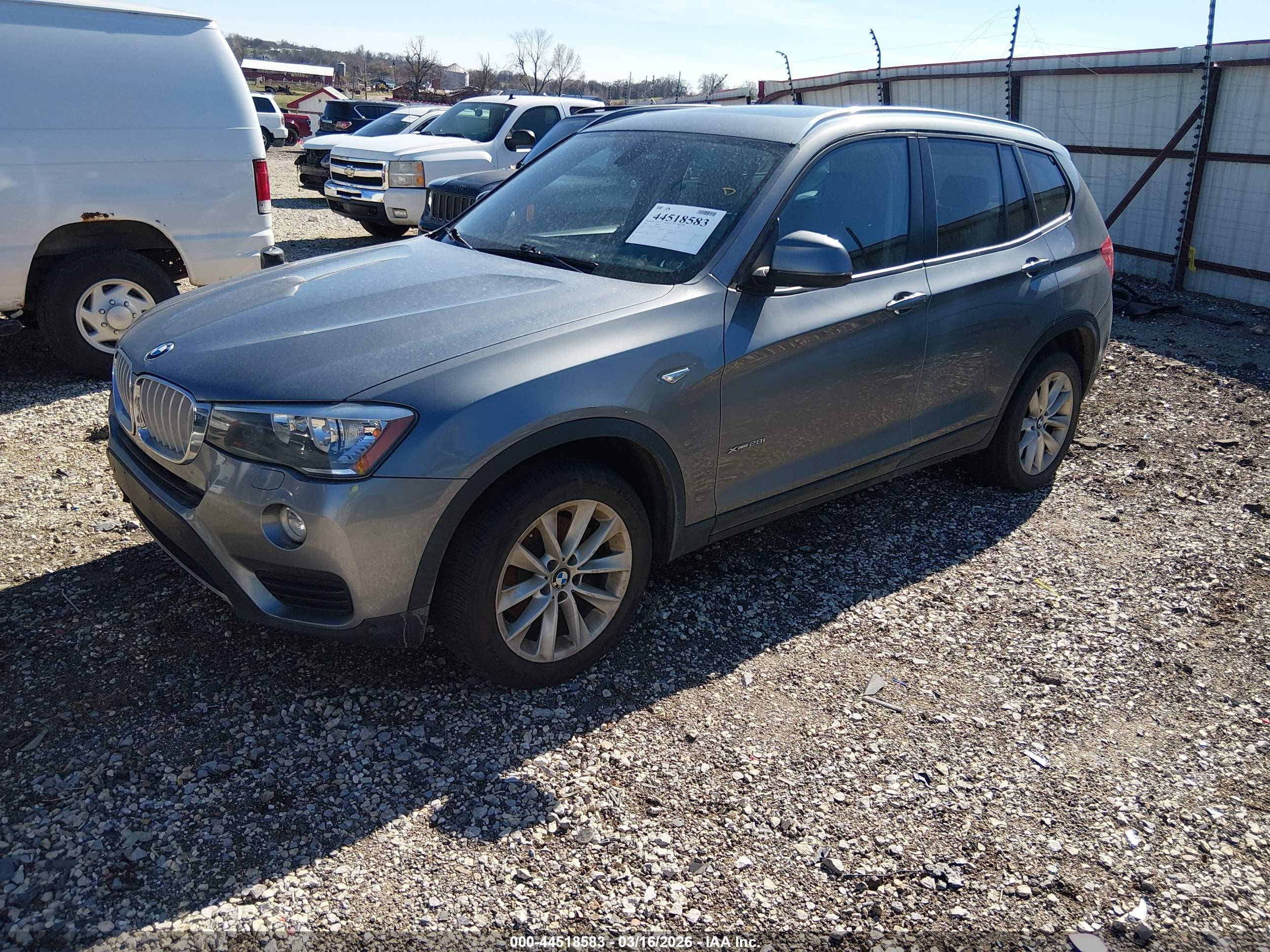 BMW X3 image 2