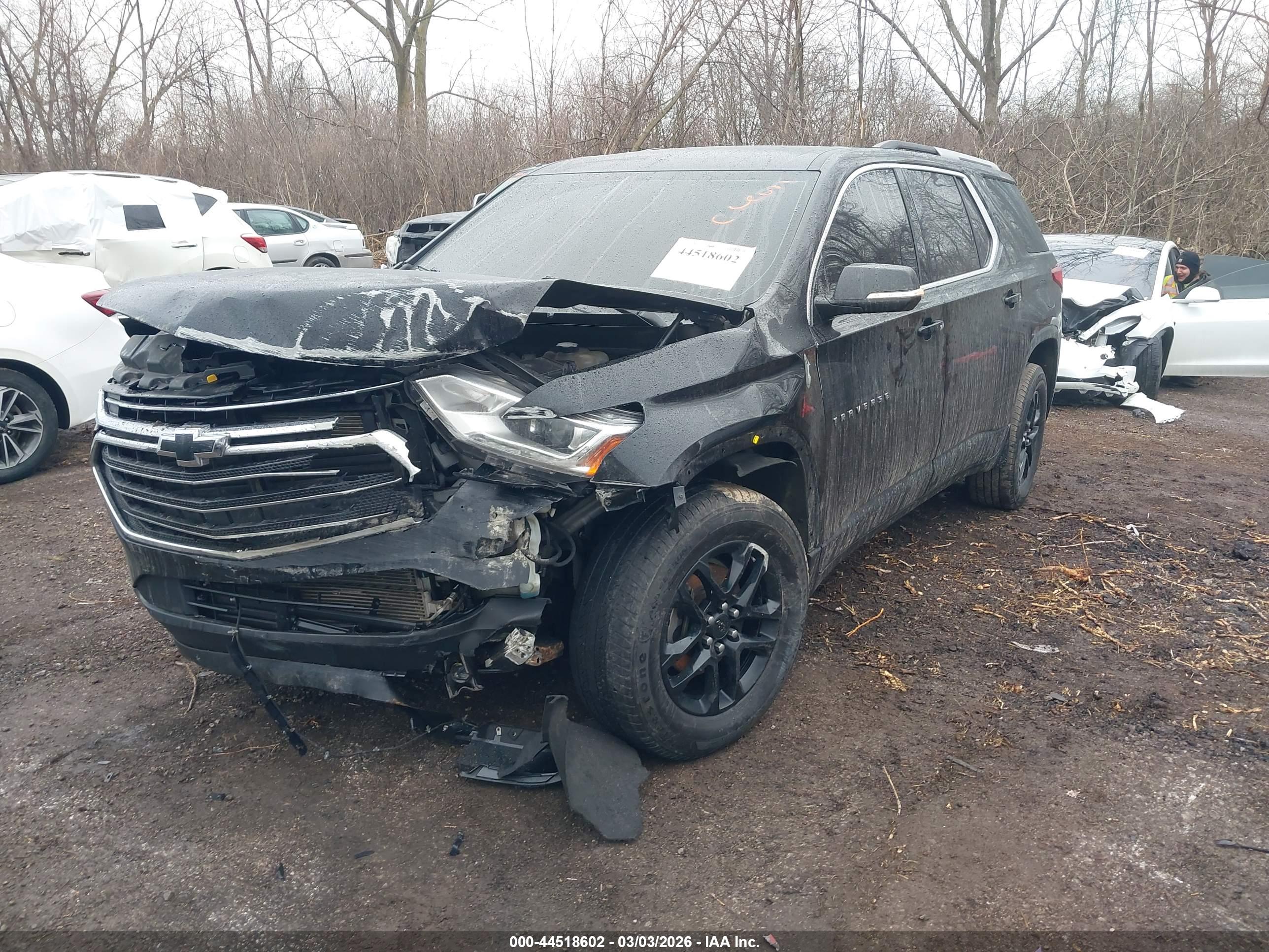 CHEVROLET TRAVERSE image 2