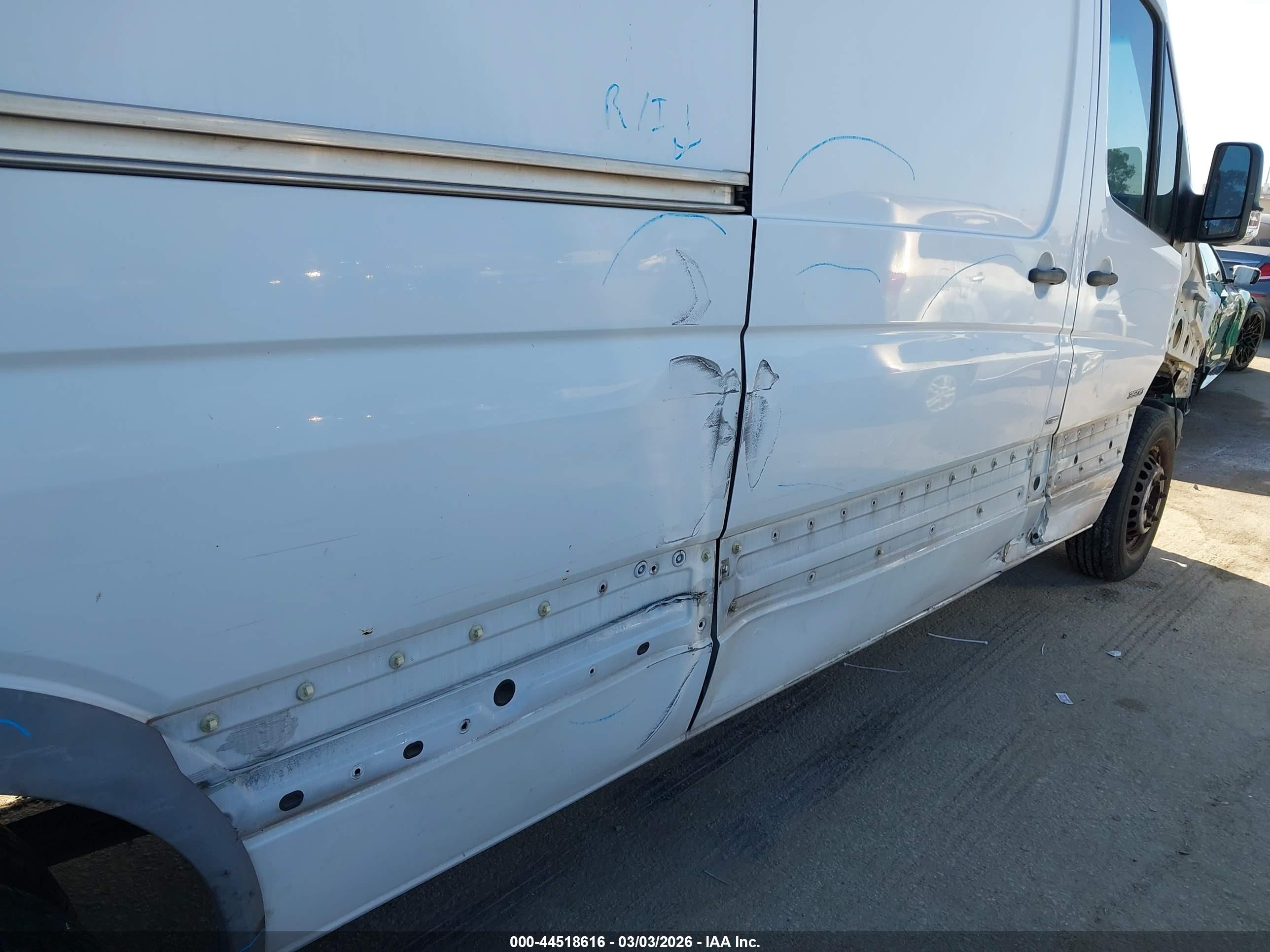 MERCEDES-BENZ SPRINTER image 6