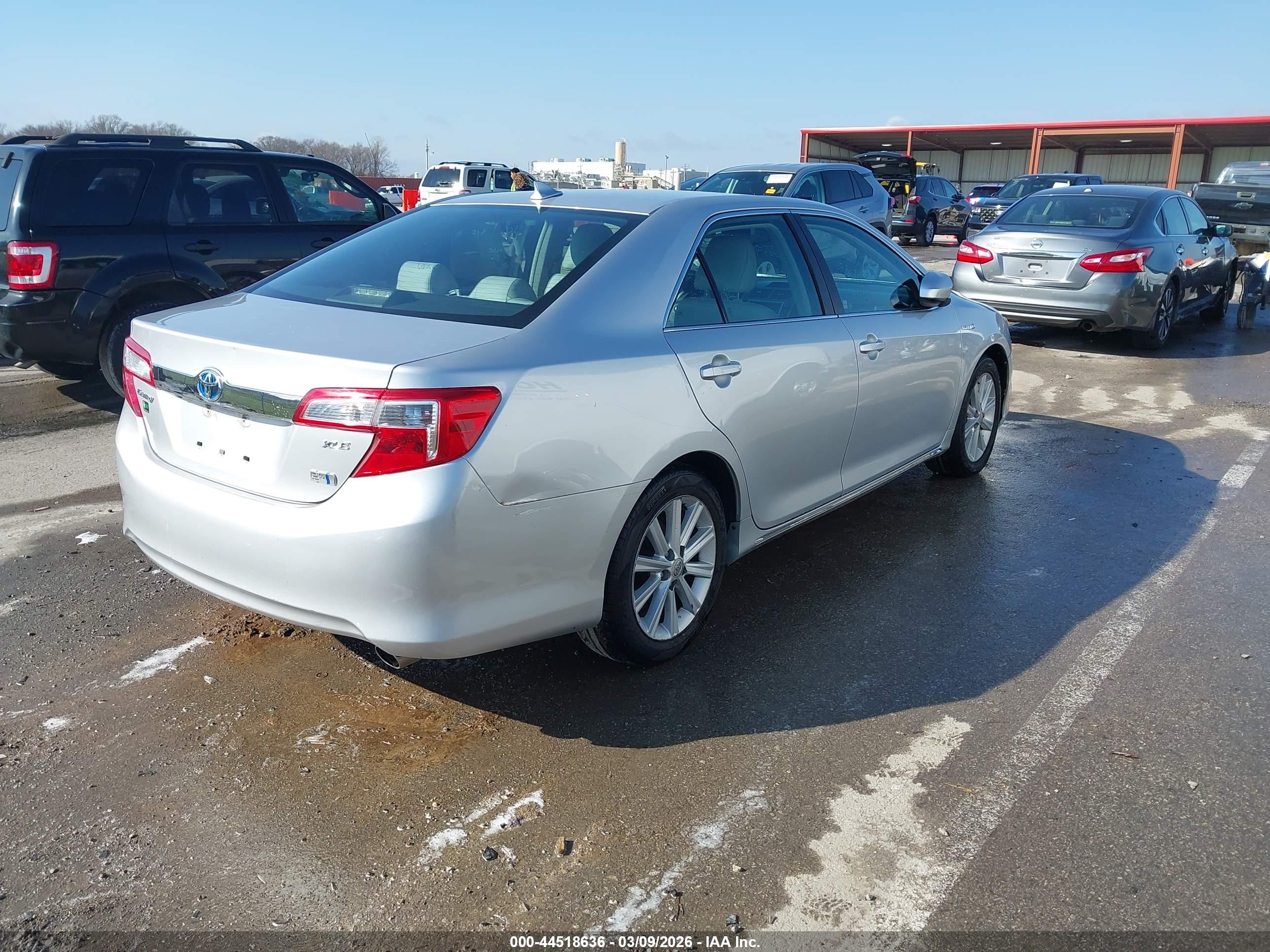 TOYOTA CAMRY image 4