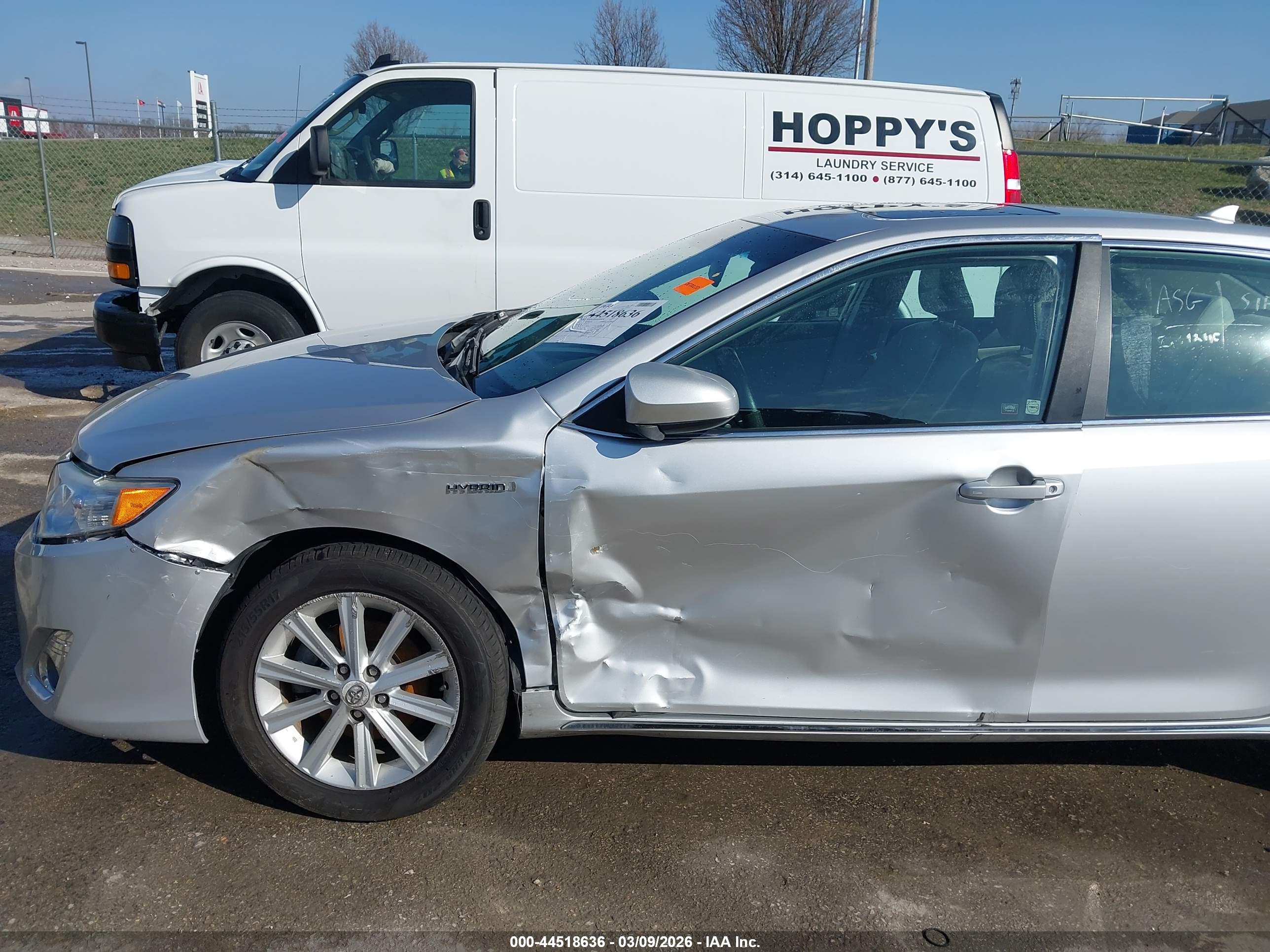 TOYOTA CAMRY image 6
