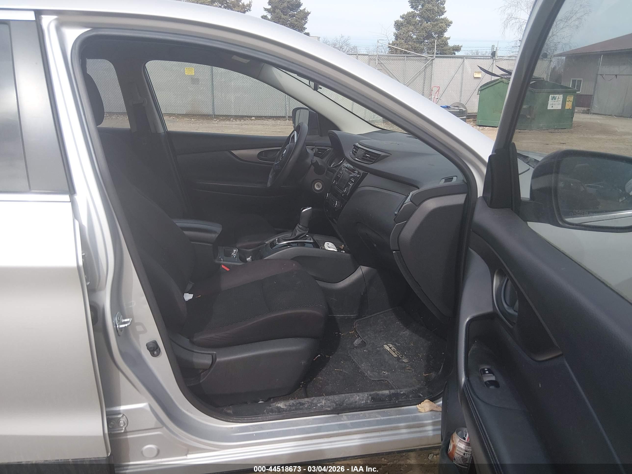 NISSAN ROGUE image 5