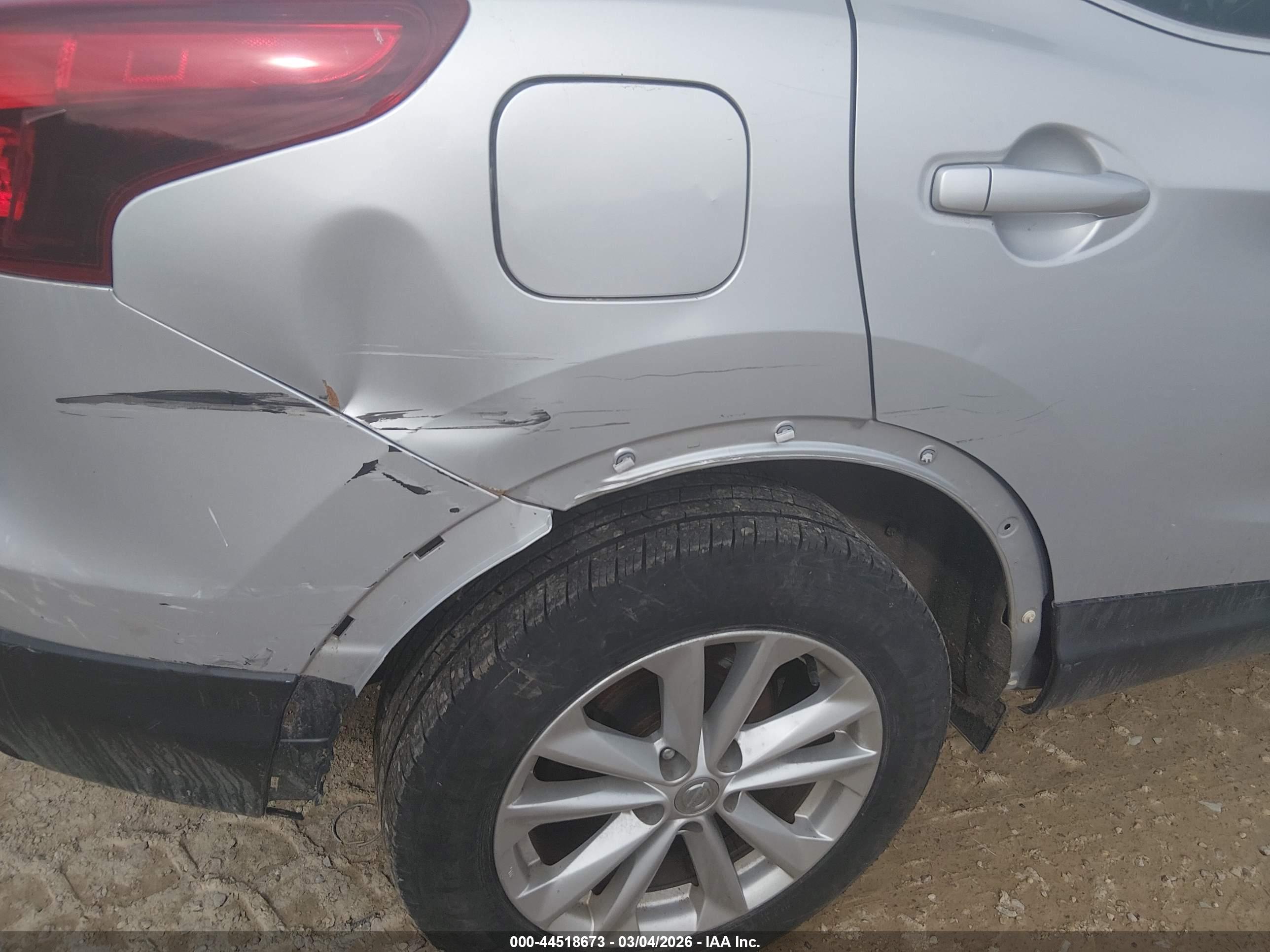 NISSAN ROGUE image 6