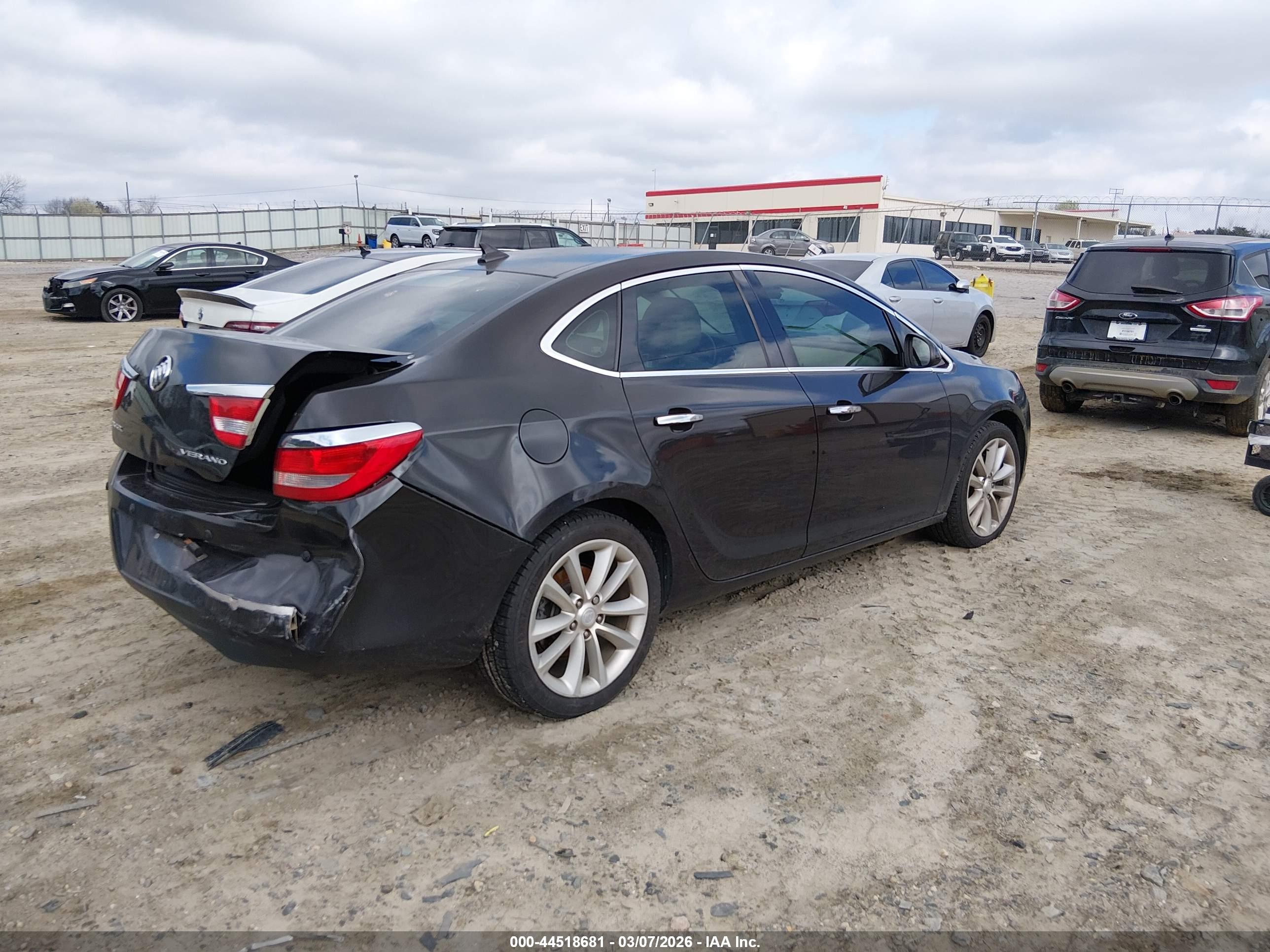 BUICK VERANO image 4
