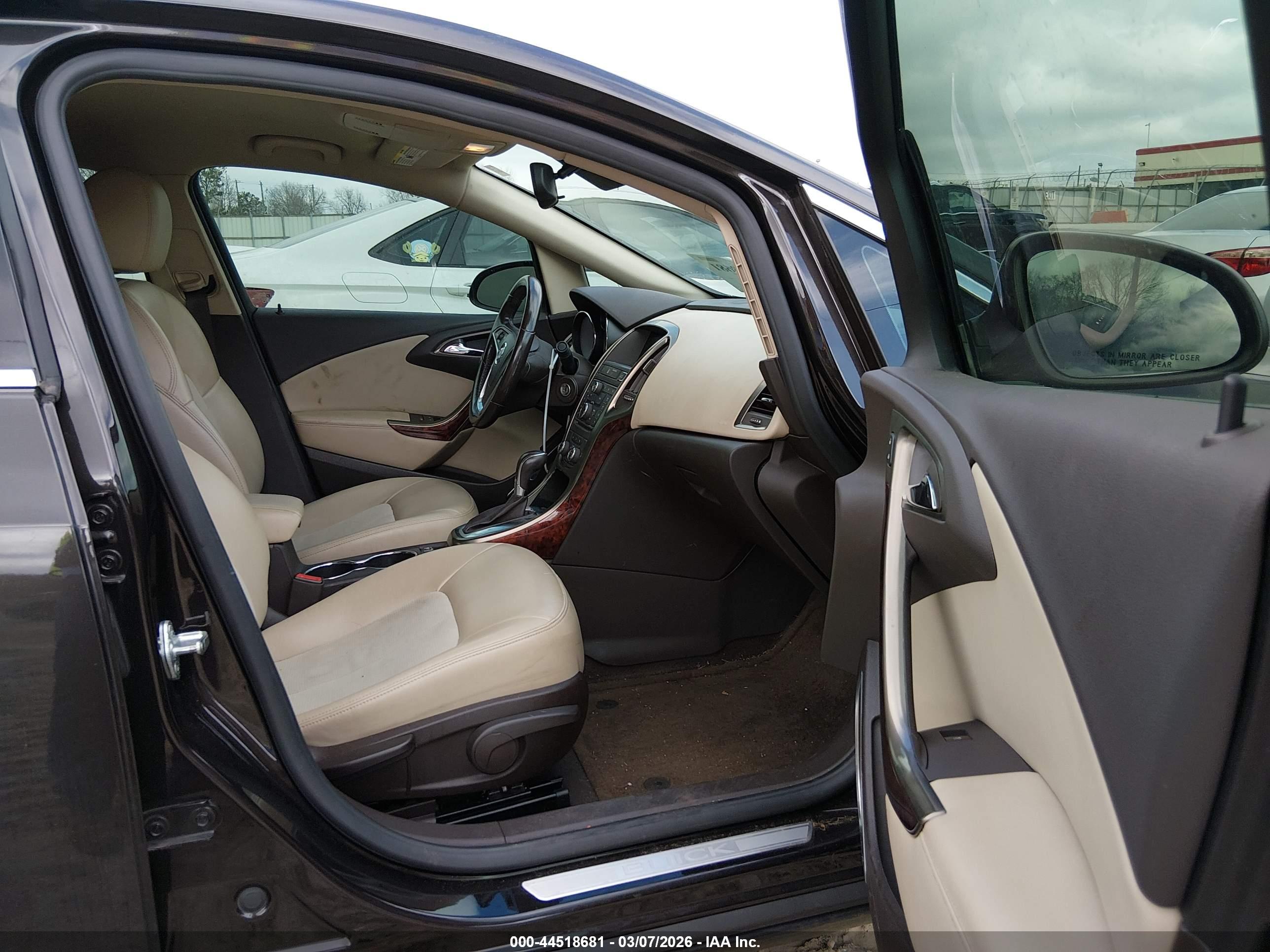 BUICK VERANO image 5