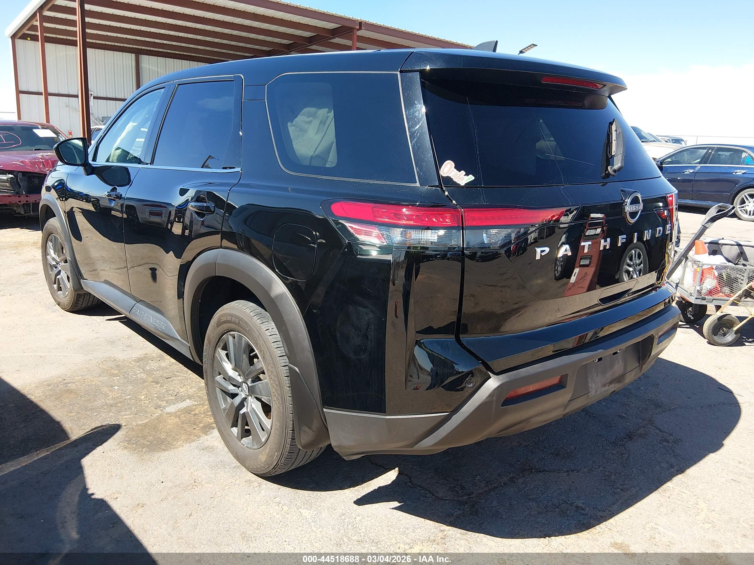 NISSAN PATHFINDER image 3