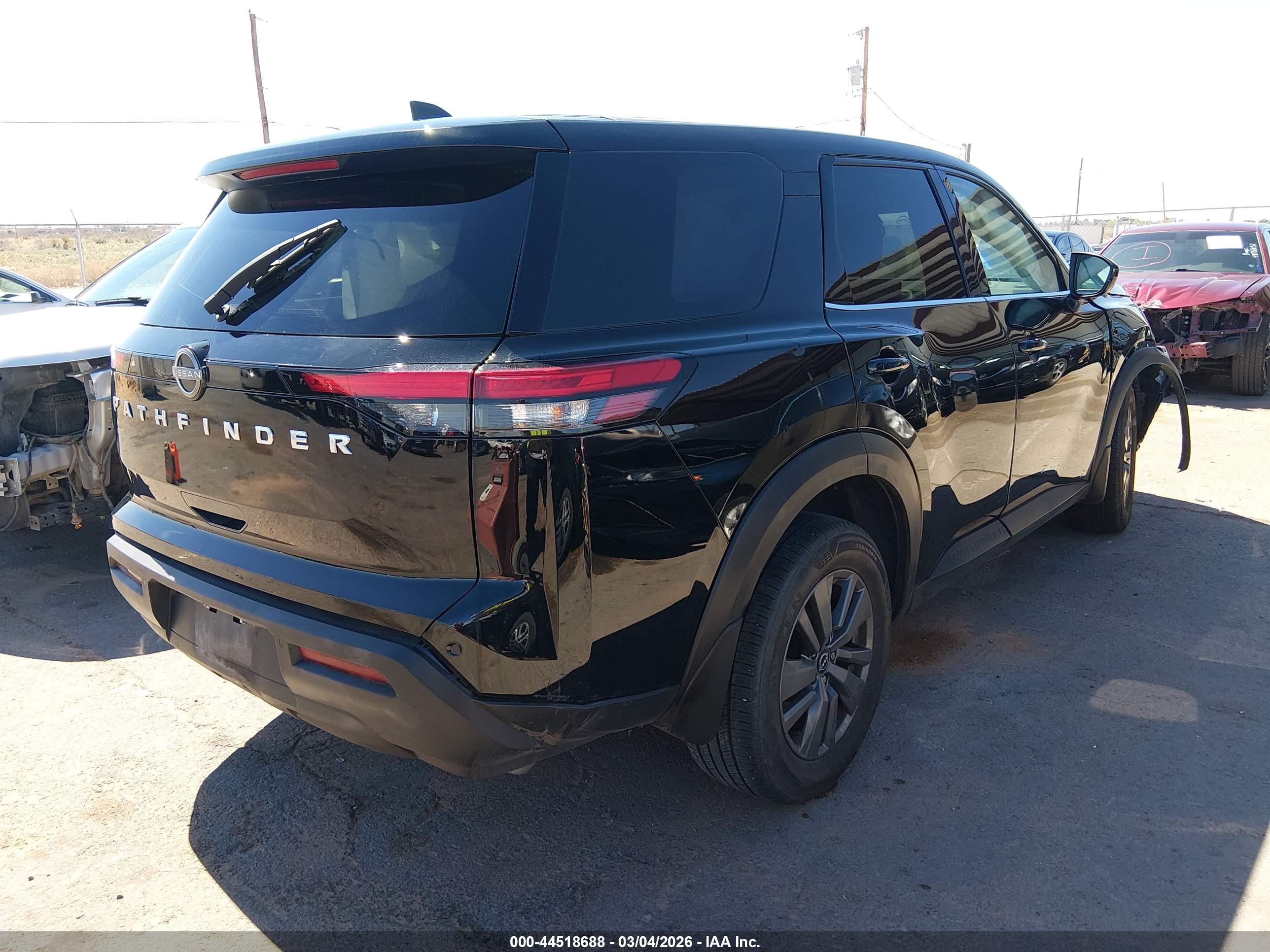 NISSAN PATHFINDER image 4