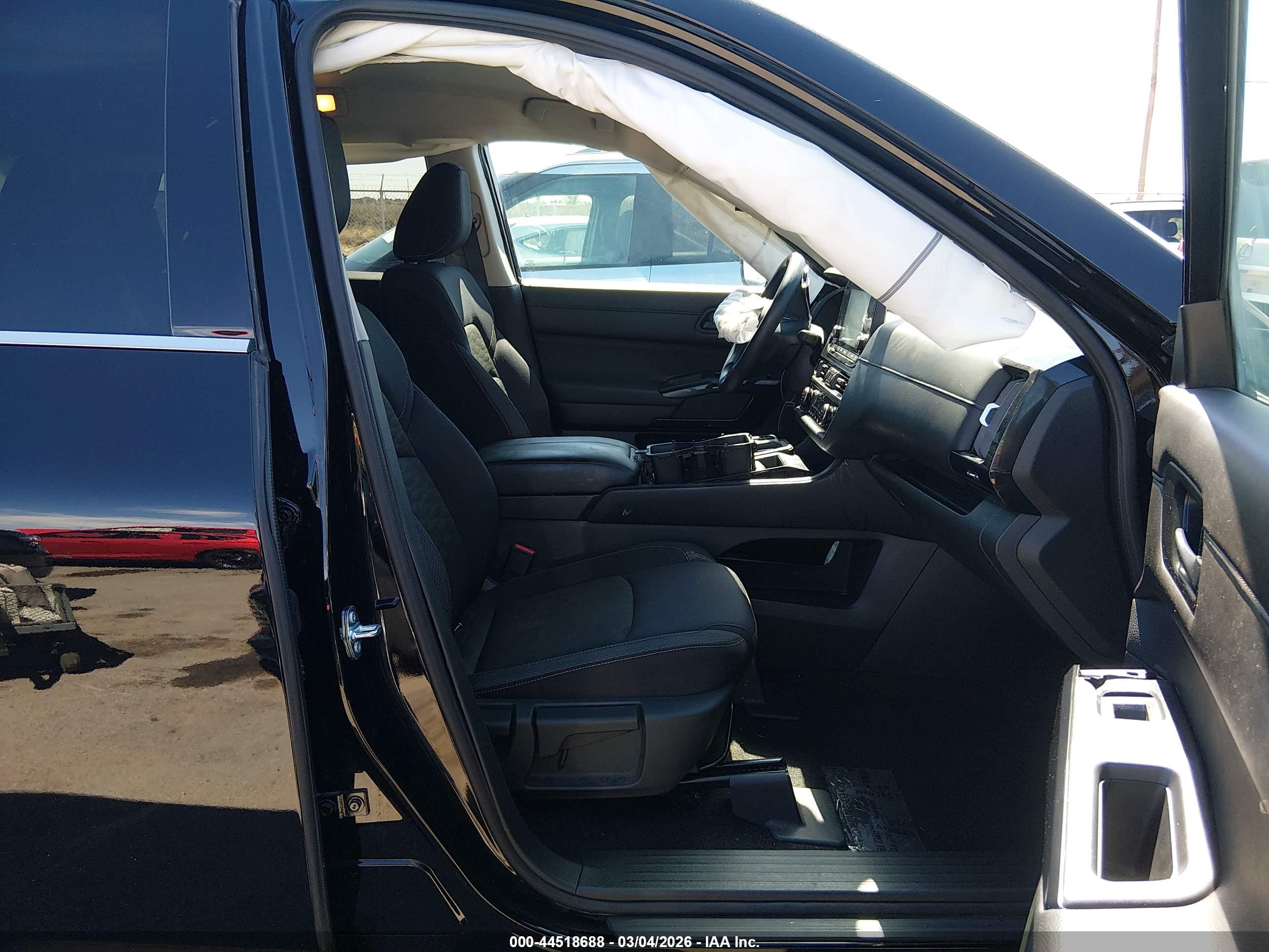 NISSAN PATHFINDER image 5