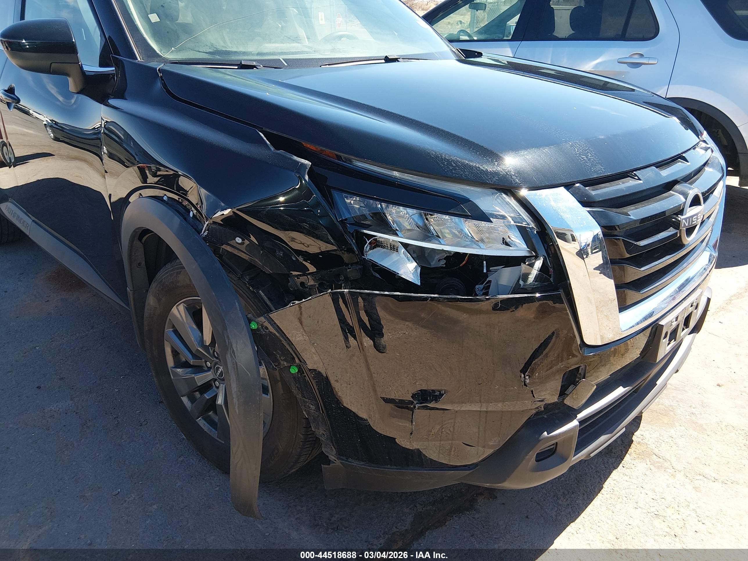 NISSAN PATHFINDER image 6
