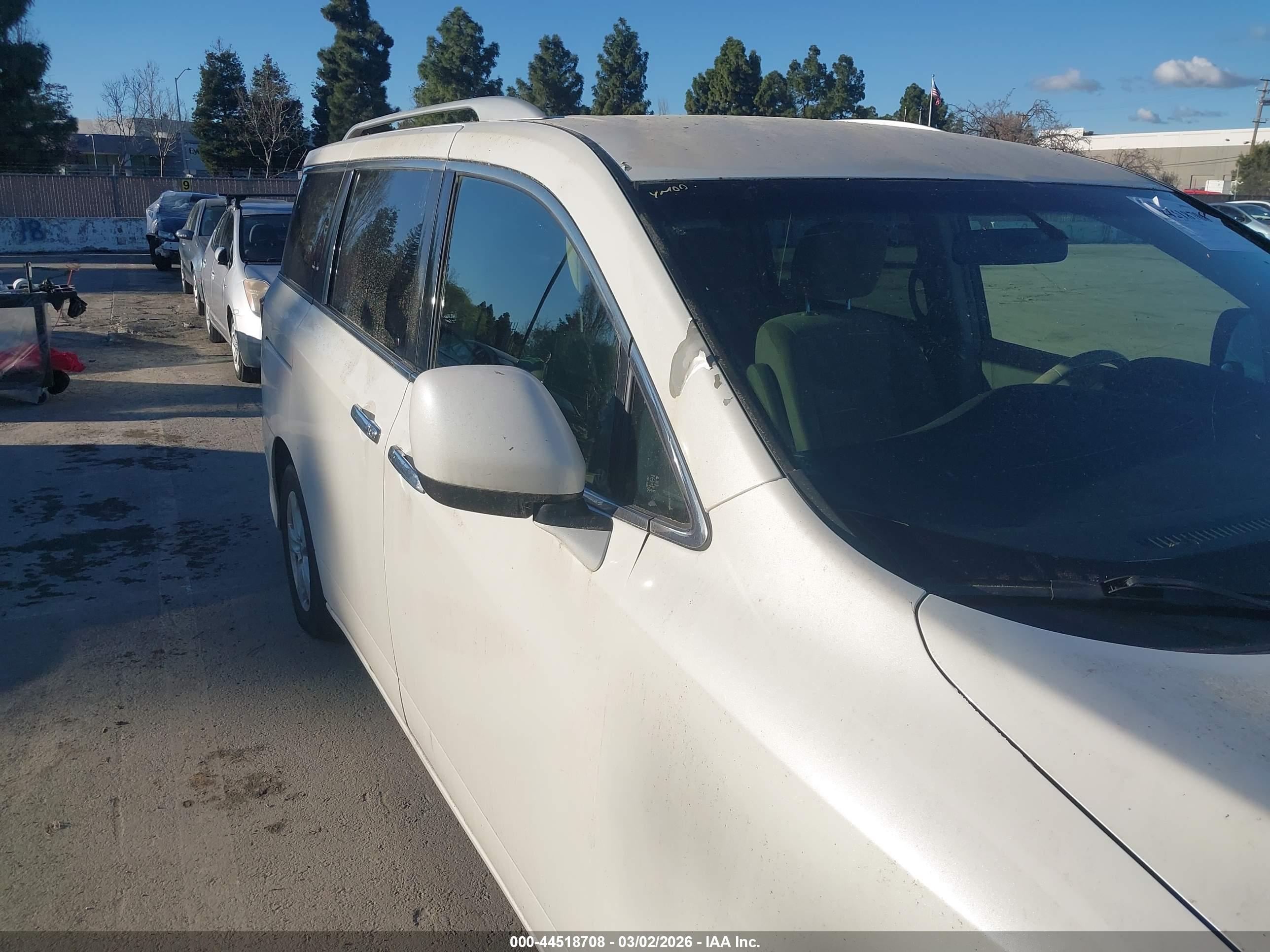 NISSAN QUEST image 6