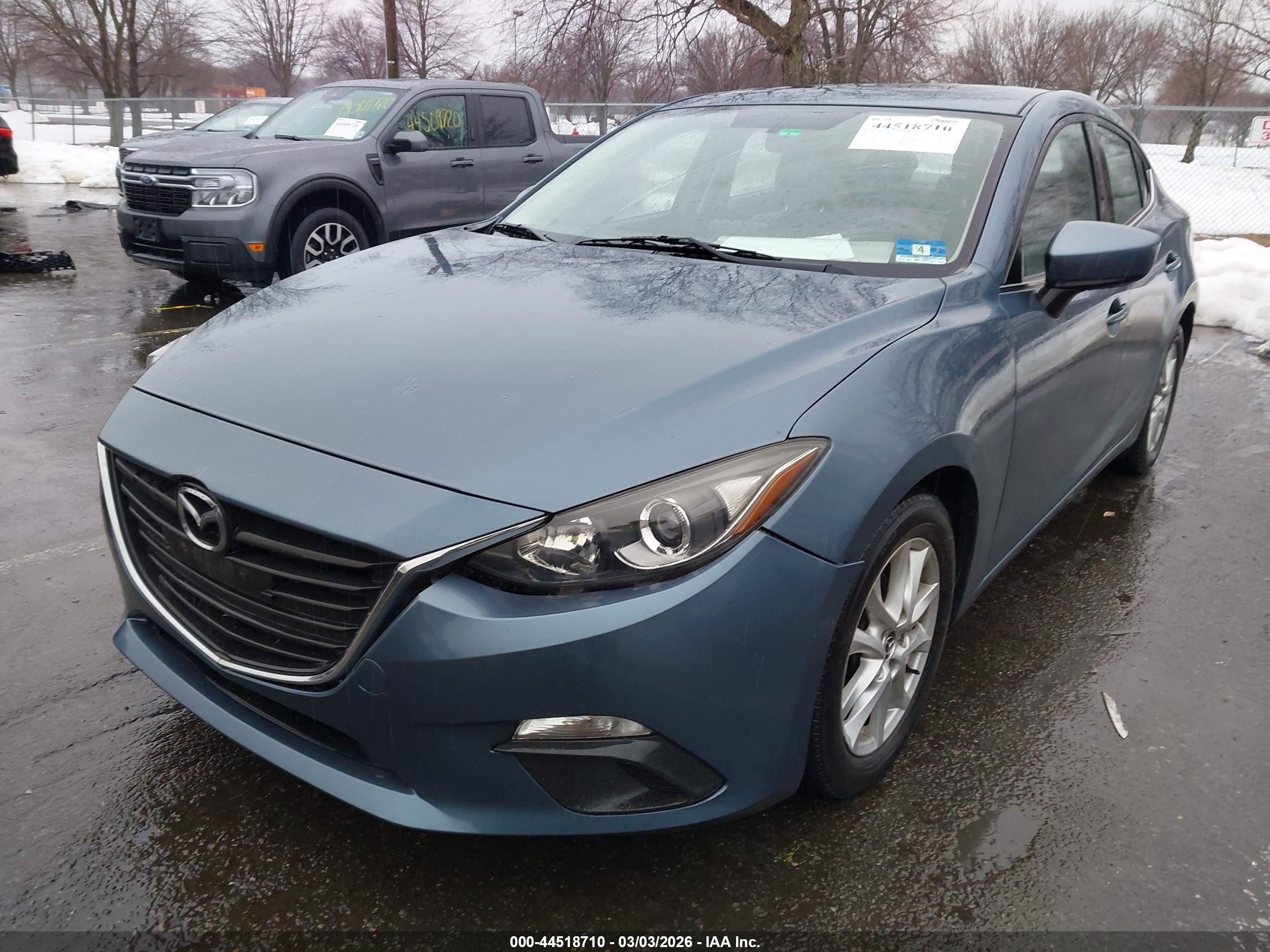 MAZDA MAZDA3 image 2