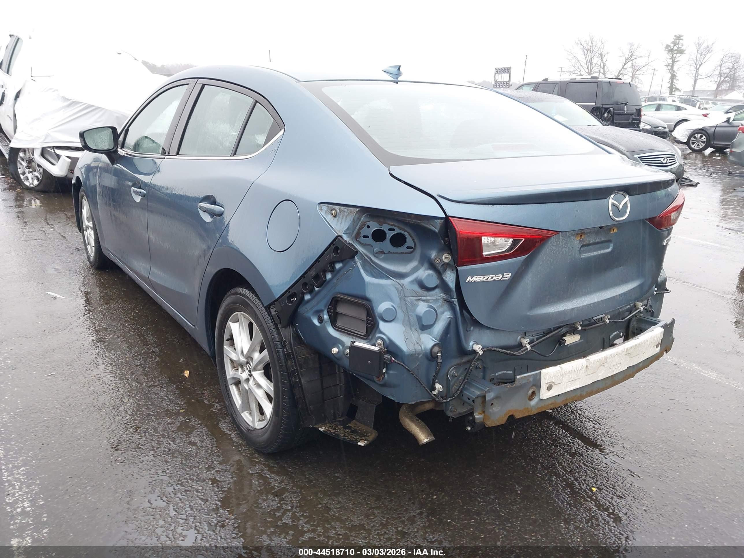 MAZDA MAZDA3 image 3
