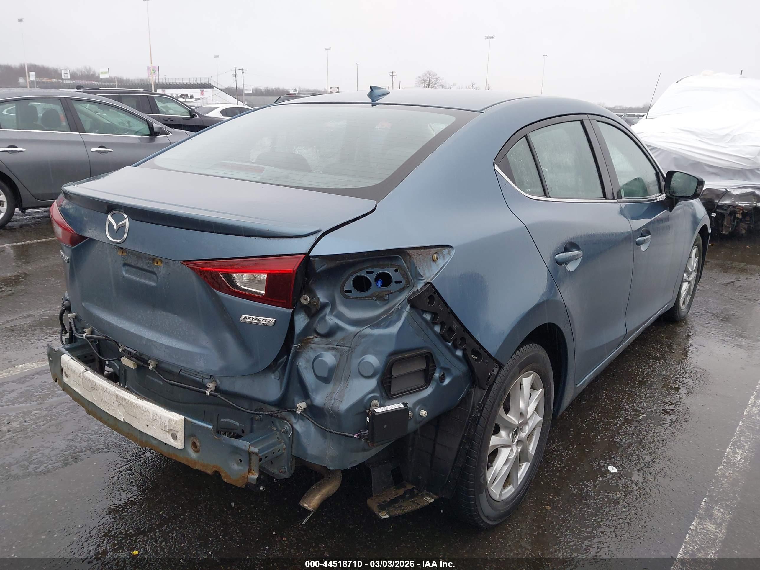 MAZDA MAZDA3 image 4