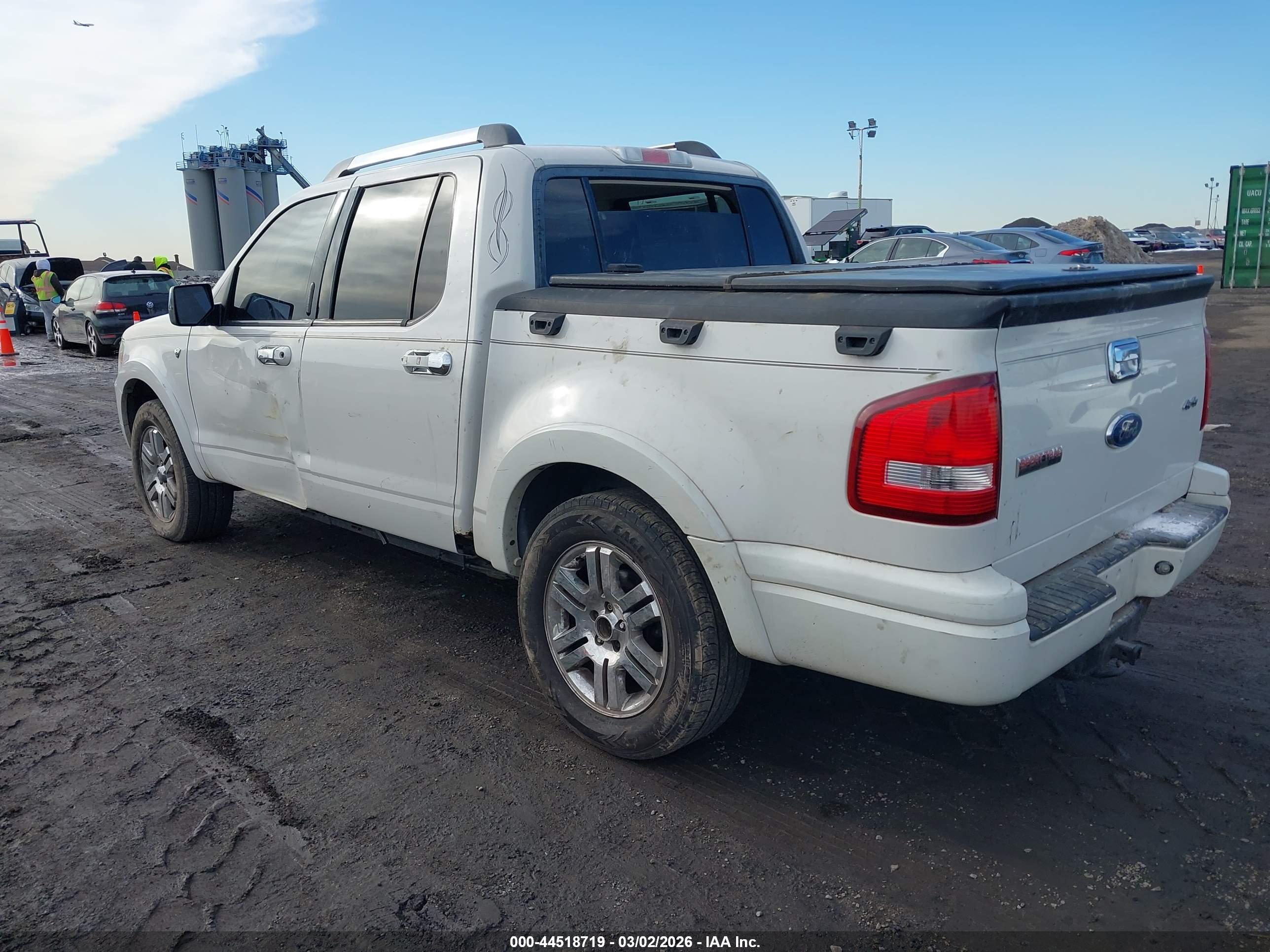 FORD EXPLORER image 3