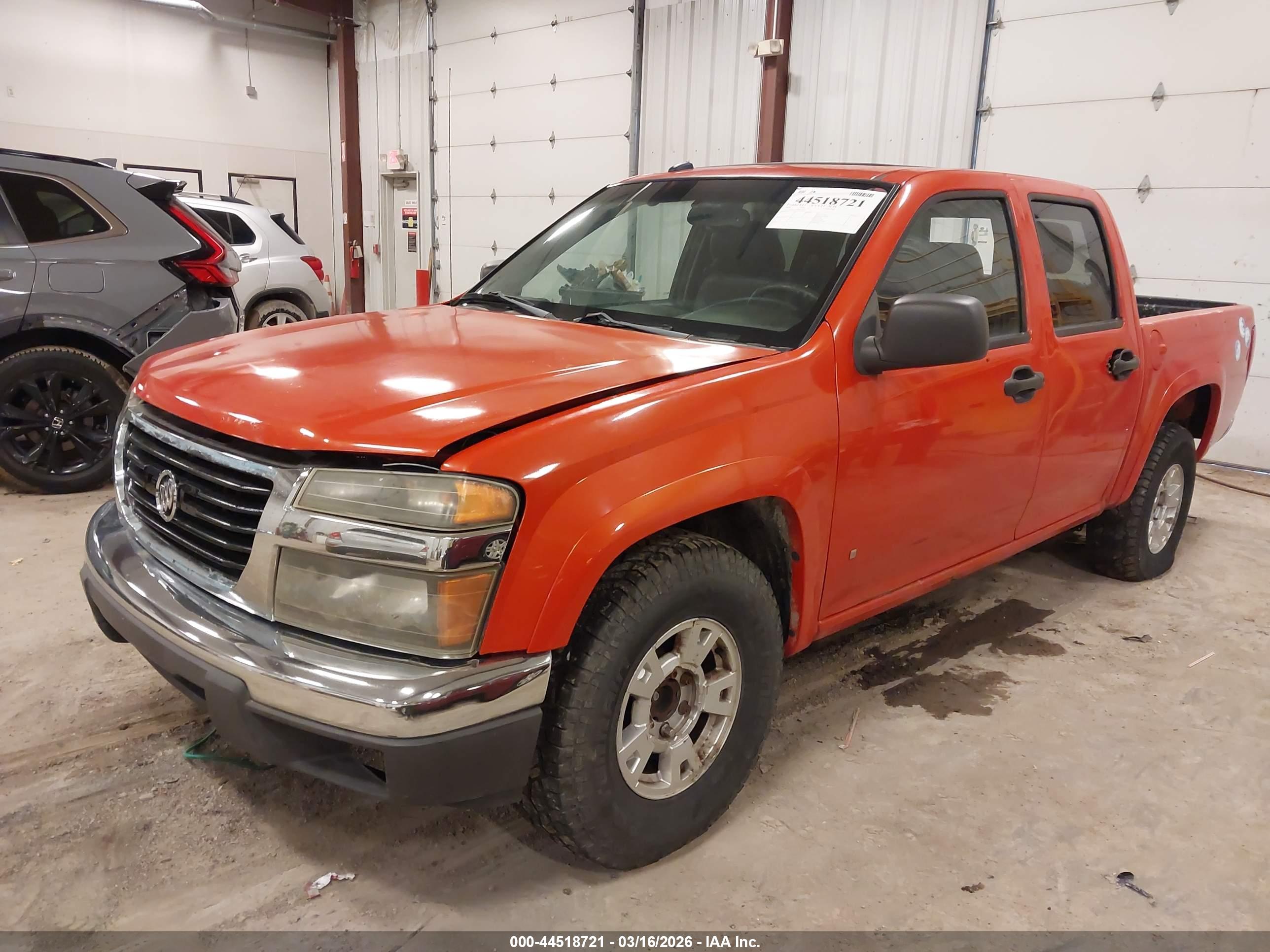 GMC CANYON image 2