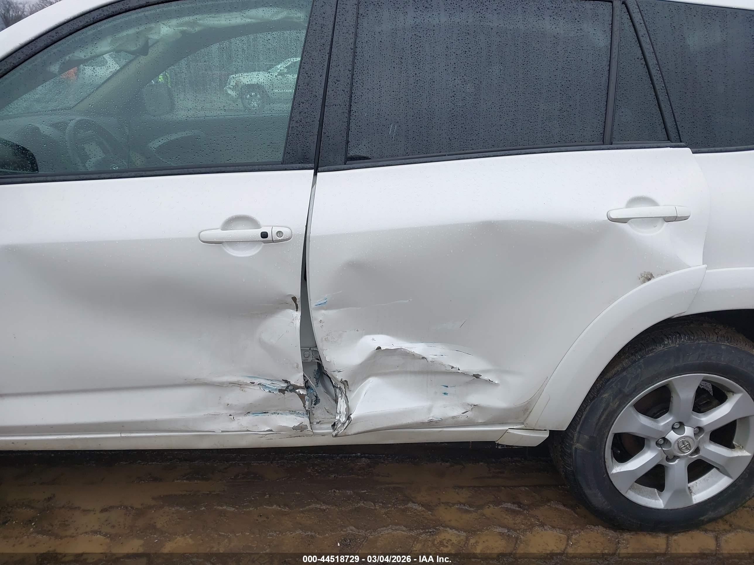 TOYOTA RAV4 image 6