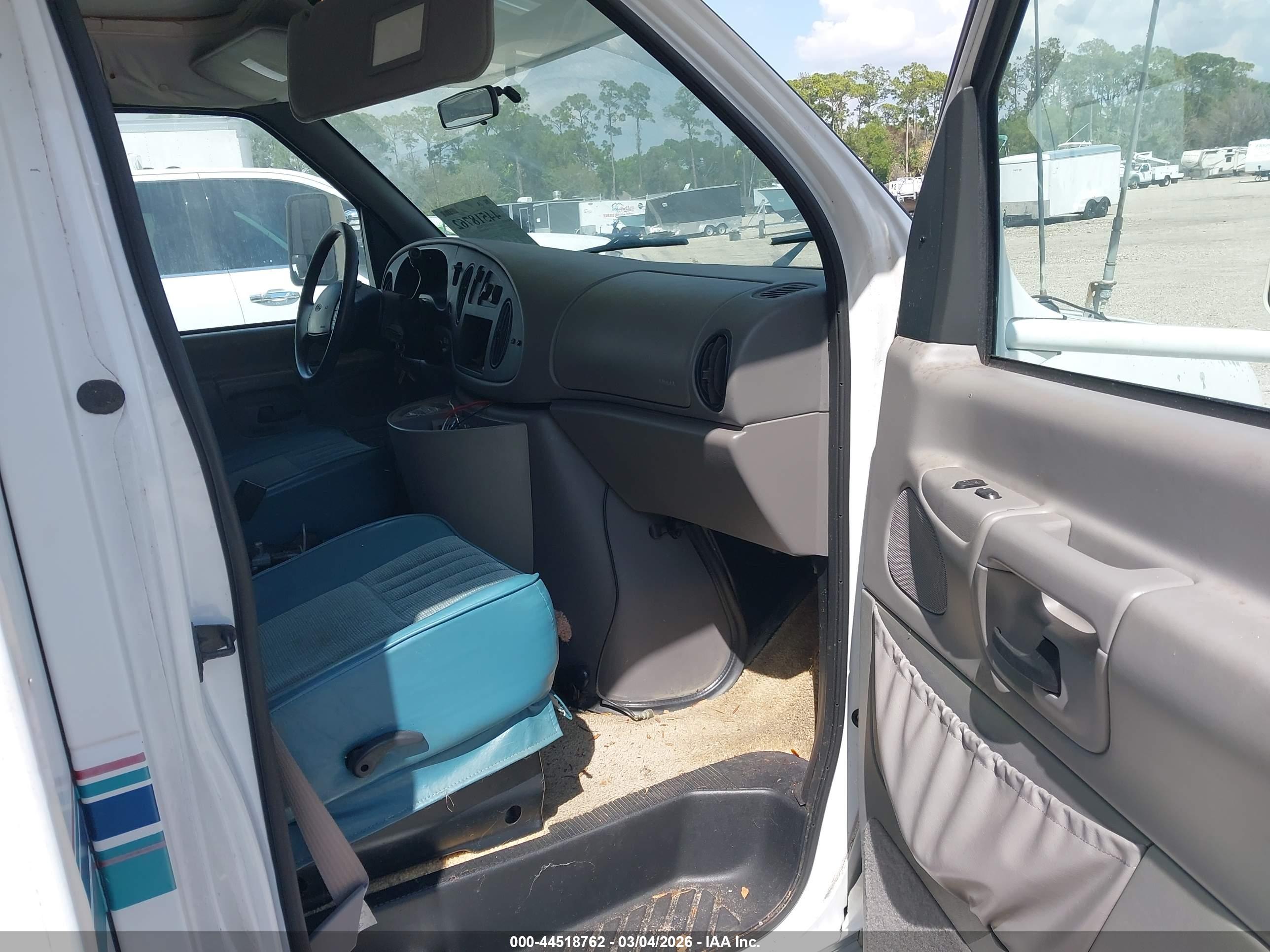 FORD ECONOLINE image 5