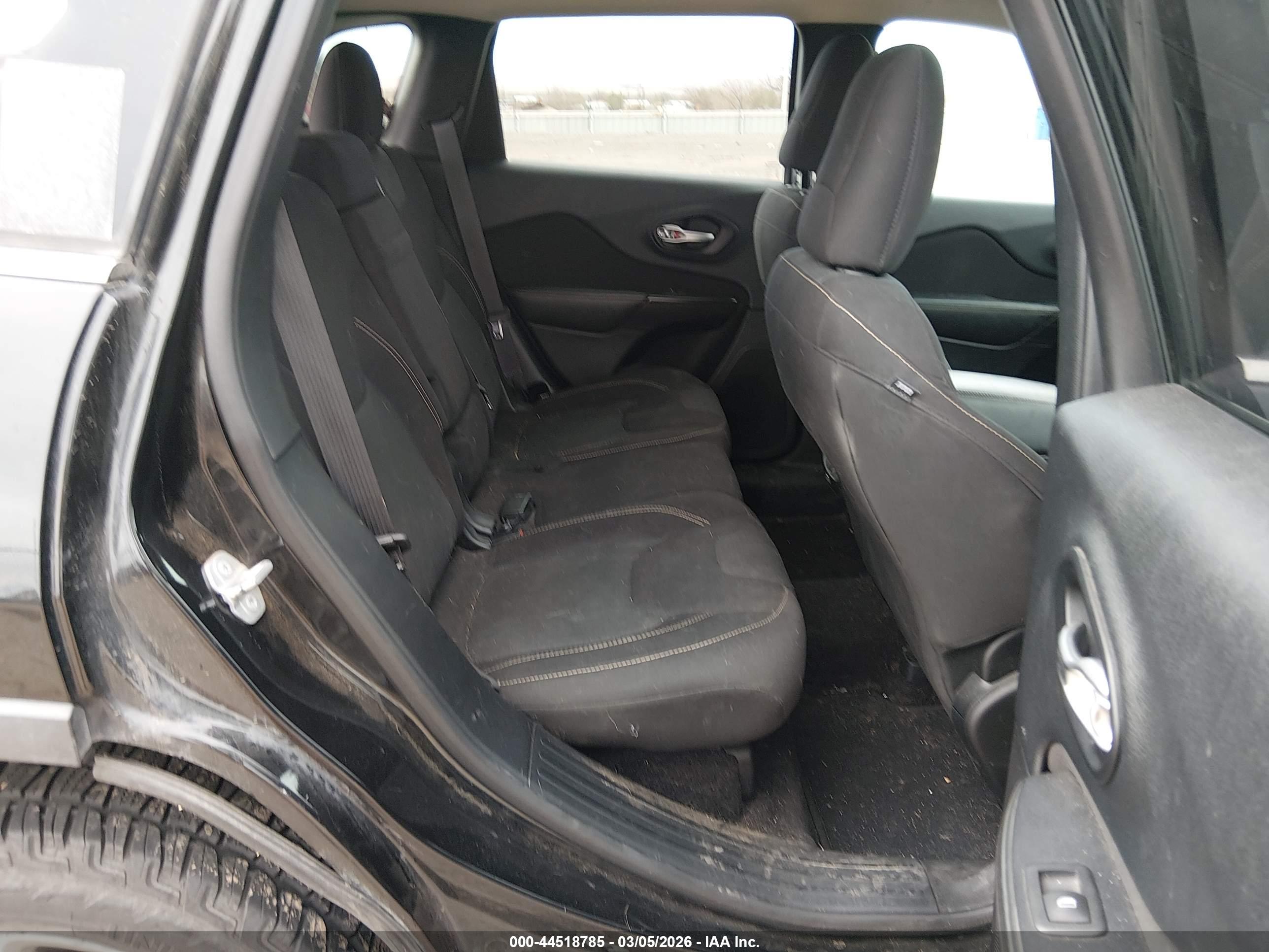 JEEP CHEROKEE image 8