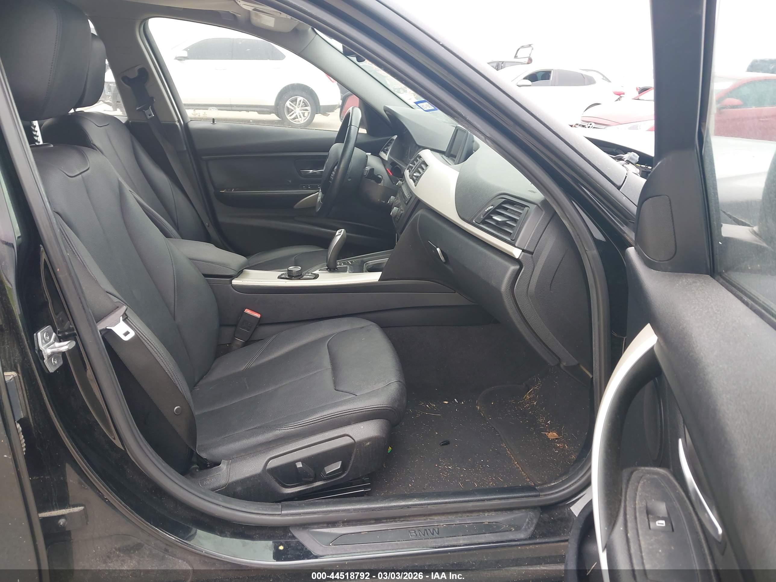 BMW 320I image 5