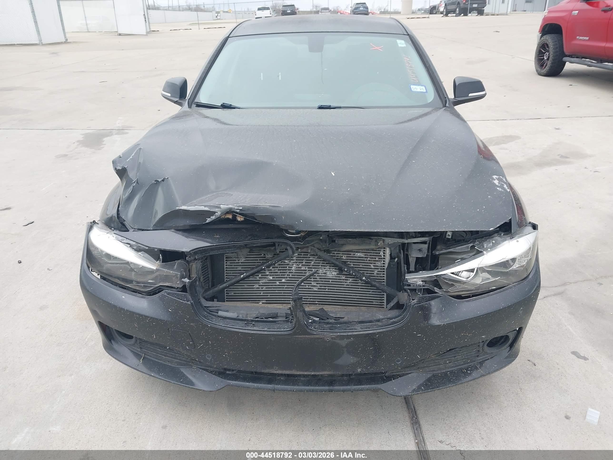 BMW 320I image 6